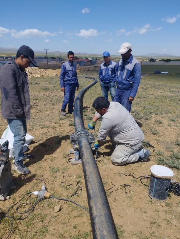 نصب تجهیزات جدید ایستگاه پمپاژ و تعویض خطوط انتقال روستای مخلص آباد