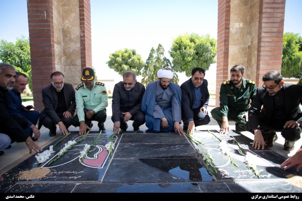 ادای احترام به مقام شامخ شهدای گمنام شهر میلاجرد.
