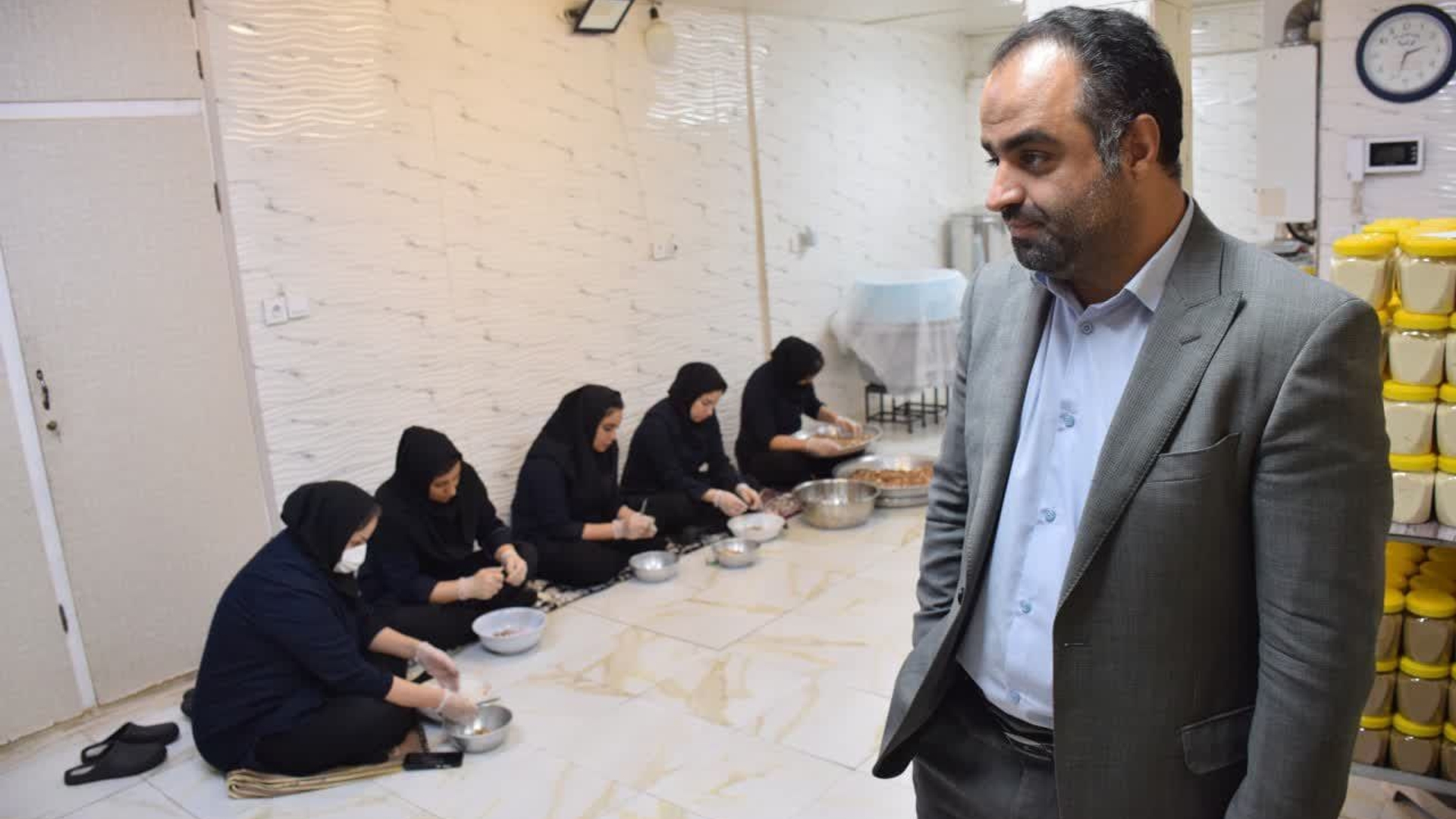 بازدید از کارگاه خانگی تولید محصولات خانگی یگانه