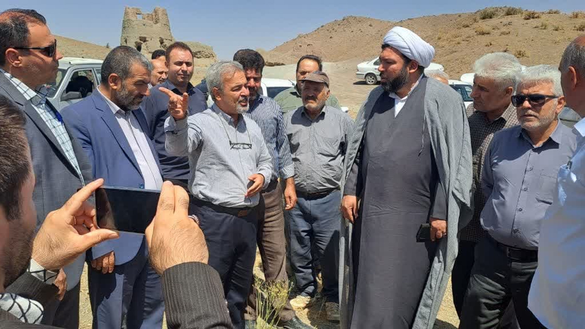 بررسی مشکل انهار کشاورزی روستای کبود کمر