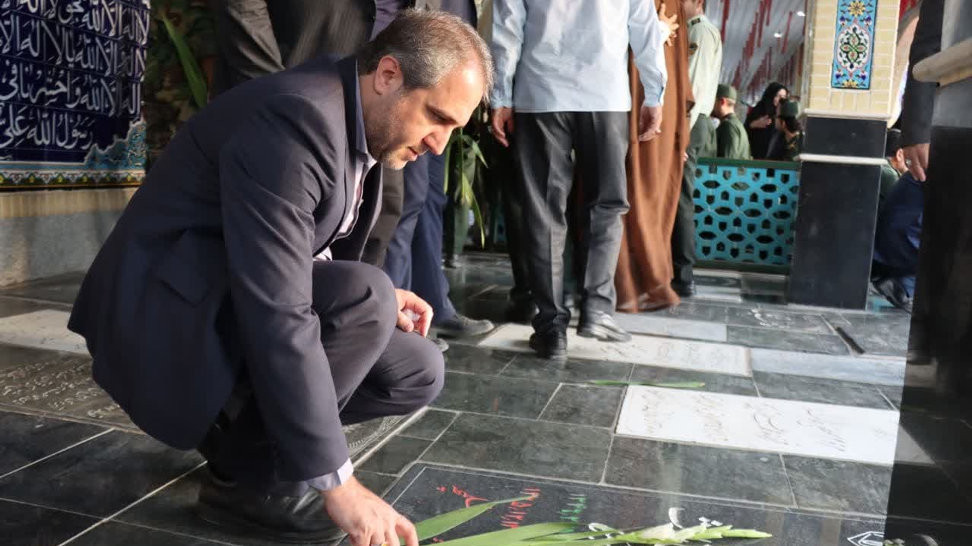 گلباران مزار مطهر شهدای گرانقدر  شهرستان ساوه