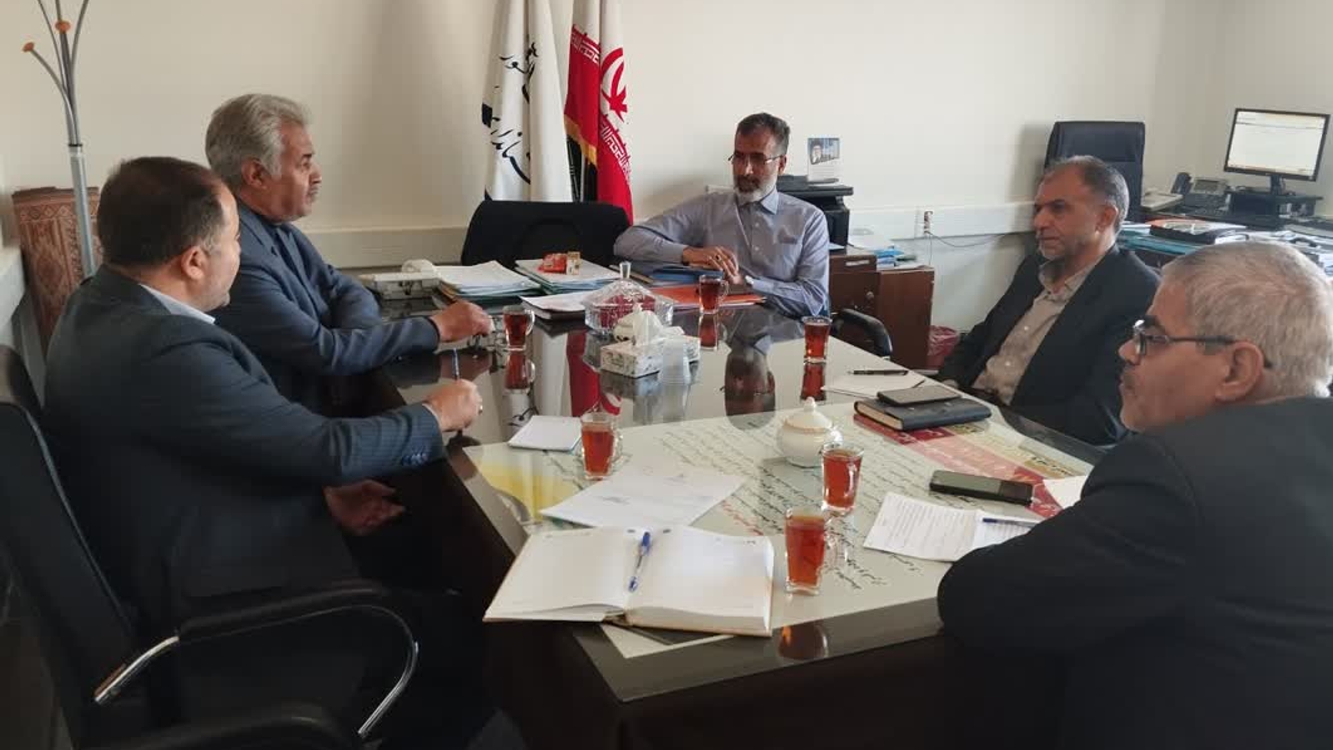 برگزاری نشست در خصوص خرید کشمش شهرستان خنداب