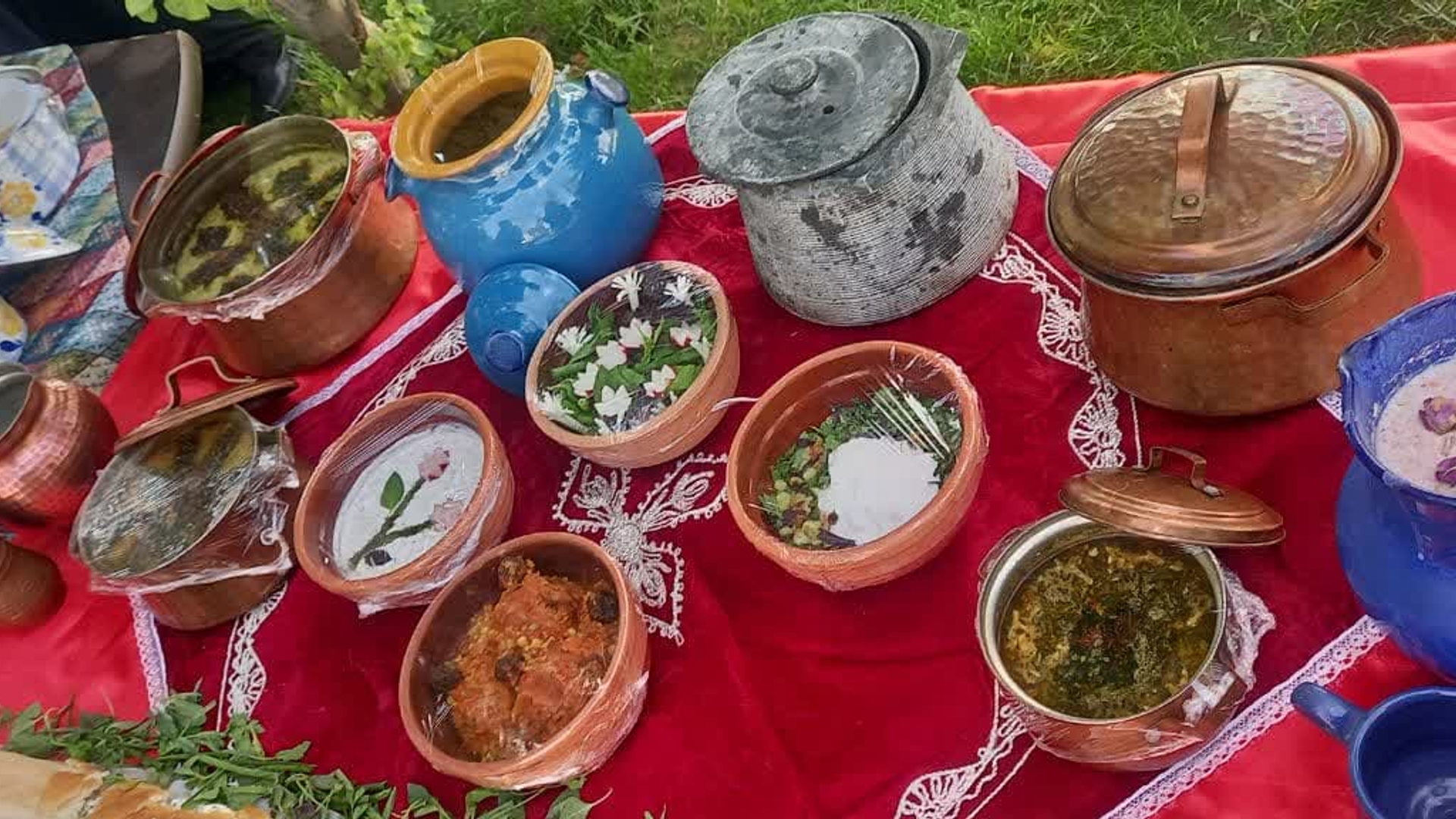 برگزاری جشنواره غذاهای بومی_محلی در حمایت از نیازمندان