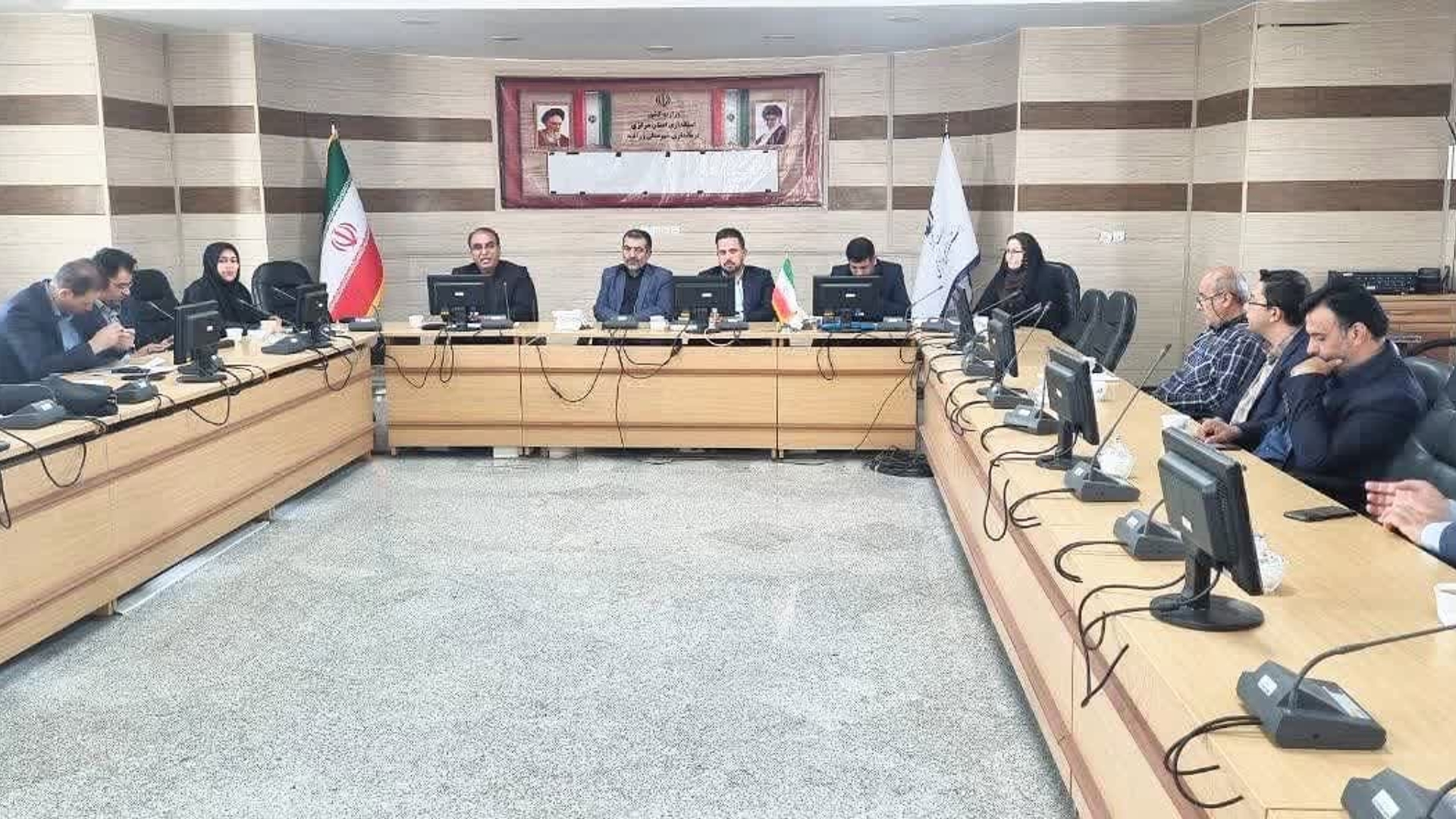 جلسه بازآفرینی شهری شهرستان
