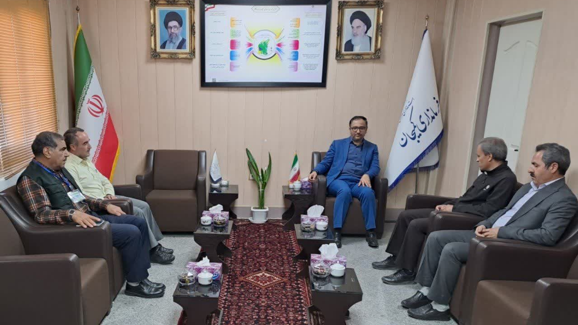 بررسی مسائل مرتبط با سرشماری کشاورزی شهرستان کمیجان در دیدار معاون مالی سازمان مدیریت و برنامه ریزی استان  با فرماندار