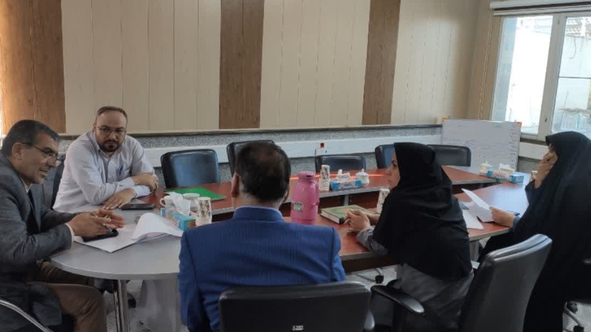 جلسه هیئـت تطبیق مصوبات شـوراهای اسلامی شهرهای تابعه شهرستان