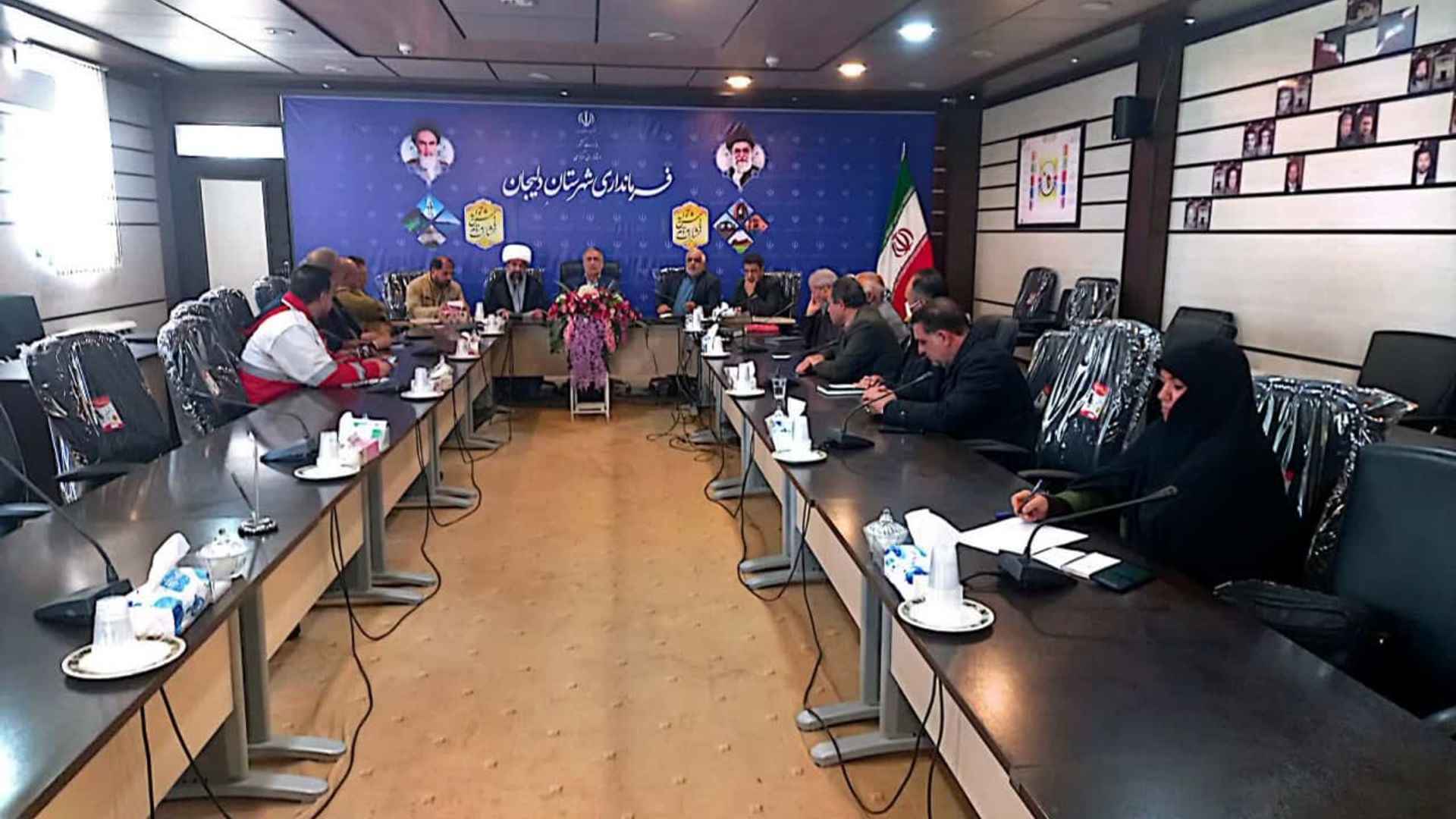 جلسه ایران همدل
روز یکشنبه مورخ ۱۴۰۳/۰۹/۰۴
باحضور فرماندارشهرستان دليجان امام جمعه شهر نراق فرمانده ناحیه مقاومت بسیج دلیجان واعضاجلسه ونمایندگان موکب های شهردلیجان برگزارشد
🔷اهم مصوبات جلسه
برپایی موکب ها درمناطق ازشهردلیحان
🔶اطلاع رسانی ازطریق فضاهای مجازی به مردم شریف شهرستان درخصوص کمک به مردم مظلوم غزه وفلسطین
🔷اعلام شماره حساب کمک ازطرف هلال احمر وکمیته امداد شهرستان دلیجان 
🔷پویش ایران همدل درمدارس شهر توسط‌آموزش وپرورش 
ومطالب دیگر بحث وتبادل نظر شد
