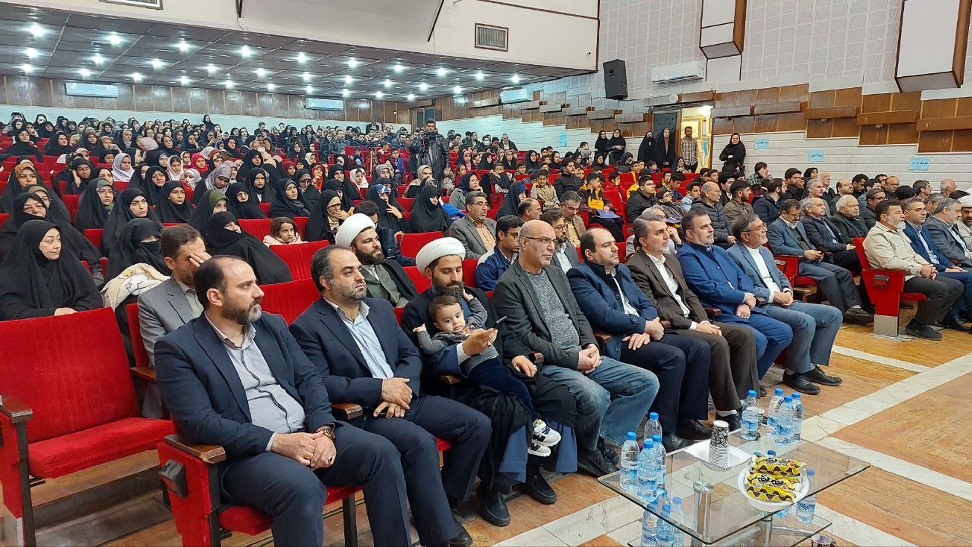 مراسم اختتامیه و تجلیل از برگزیدگان نهمین جشنواره قرآنی گلهای محمدی (ص) و گلهای فاطمی (س) همراه با بیست و دومین مراسم تجلیل از حفاظ مهد قرآن محلات برگزار شد.