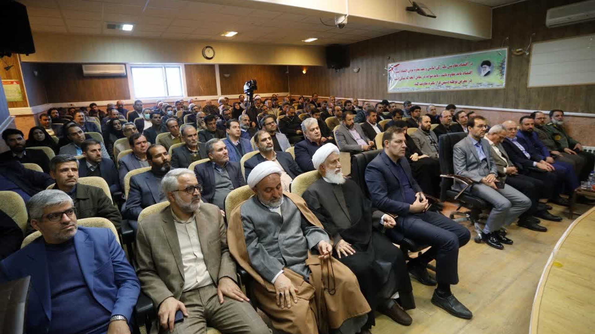 برگزاری آئین تکریم و معارفه فرماندار شهرستان شازند