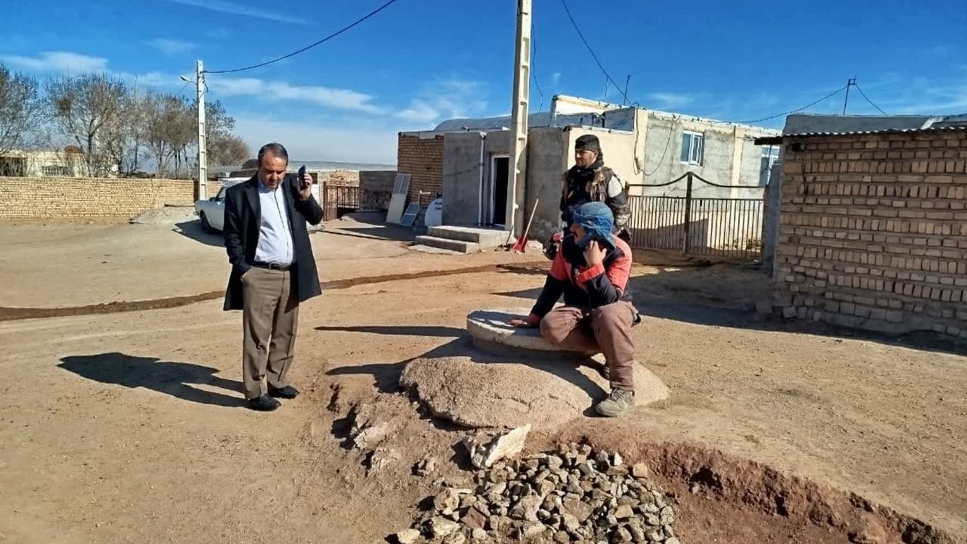 بازدید از روستای عشایری حاجی آباد وکیلی بخش زاویه جهت بررسی وضعیت آب شرب مصرفی روستا