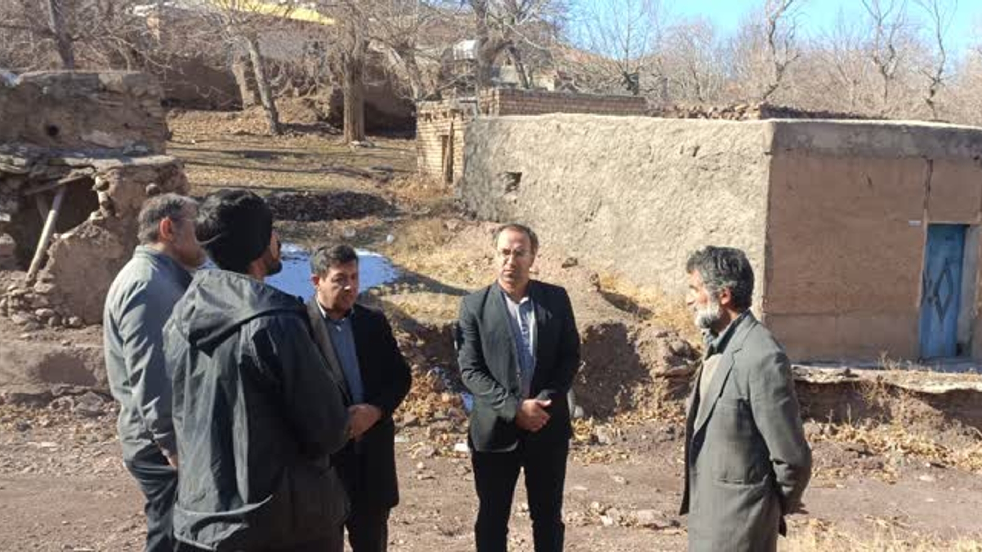 دهگردشی و بازدید فرماندار از روستای #ابره_در
