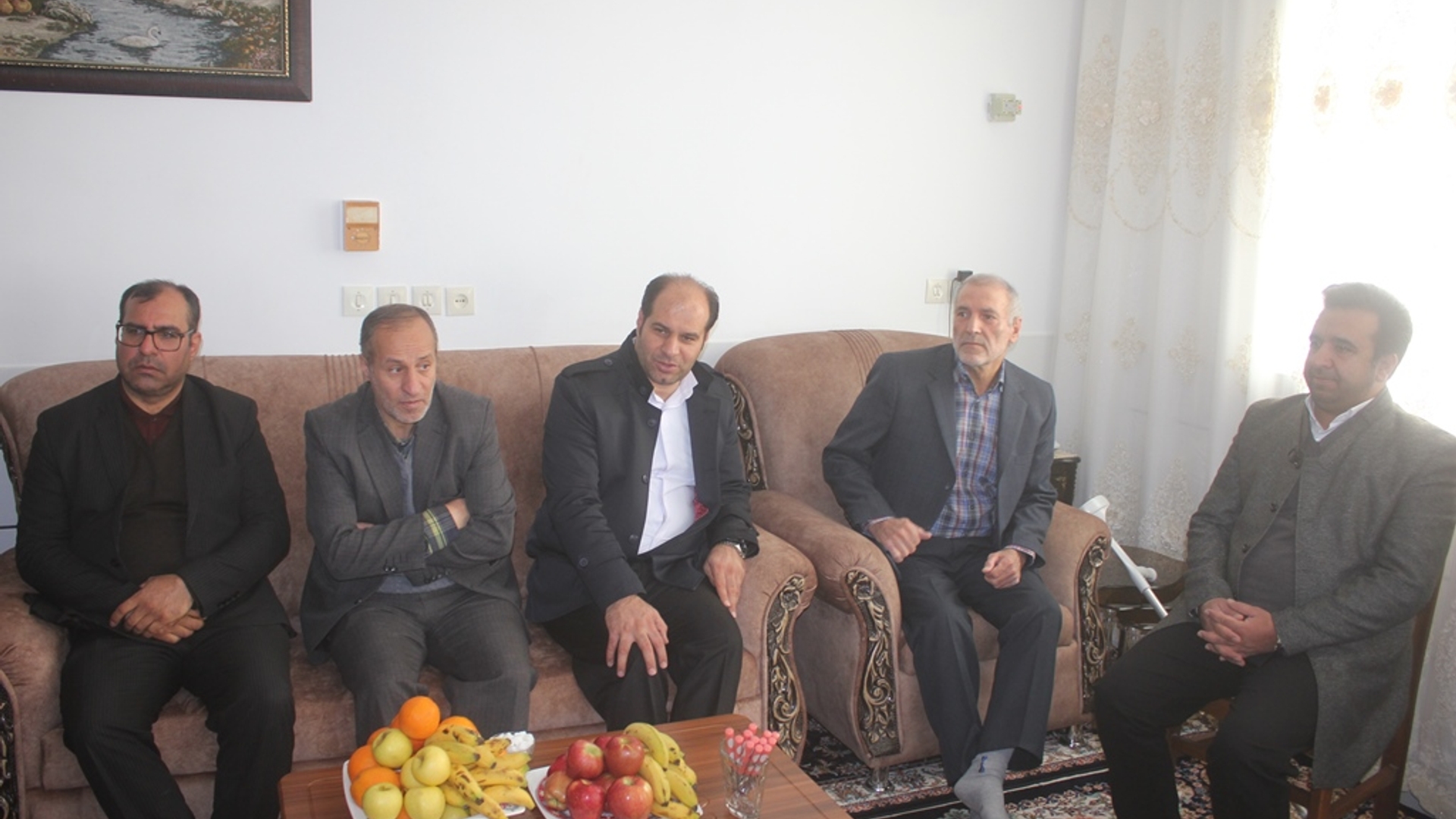 سرپرست فرمانداری شهرستان با جانباز دفاع مقدس خلیل محمدی در روستای شهابیه دیدار کرد