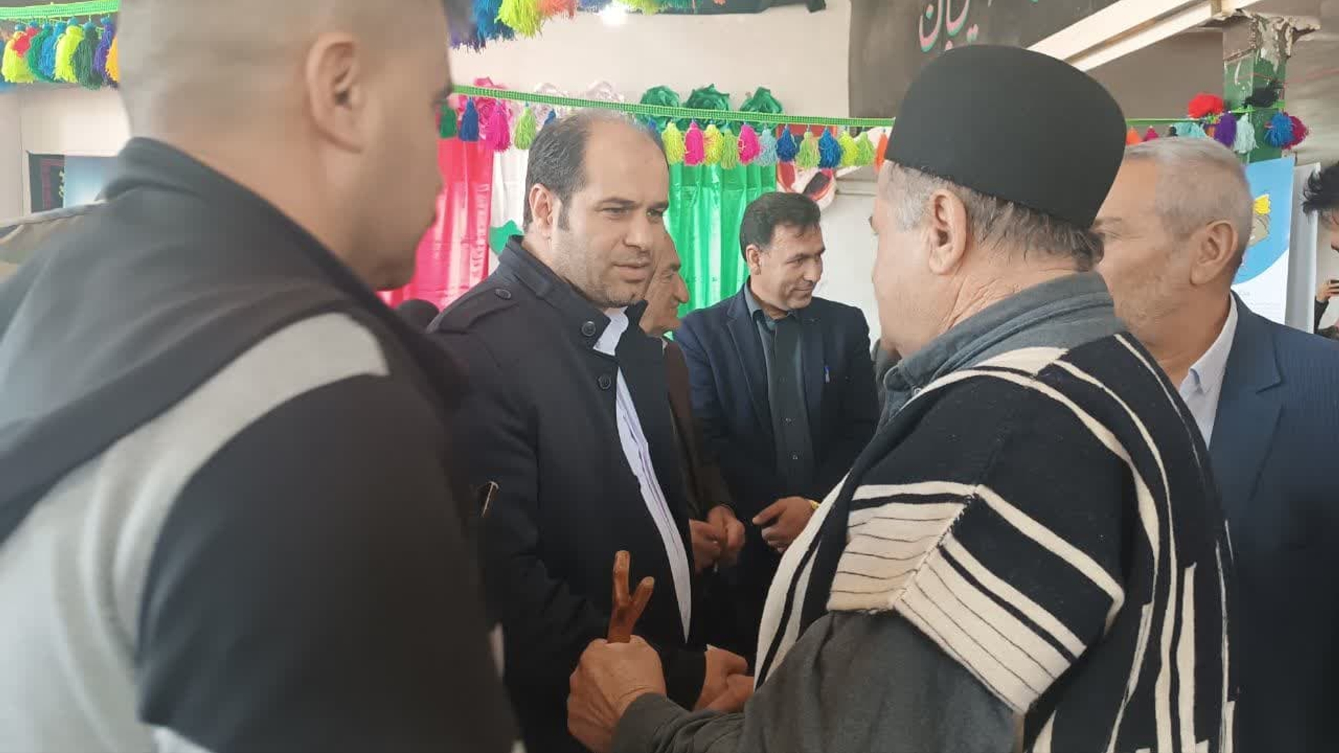 سرپرست فرمانداری از روند برگزاری اردوی جهادی پزشکی در روستای آشناخور شهرستان خمین بازدید کرد