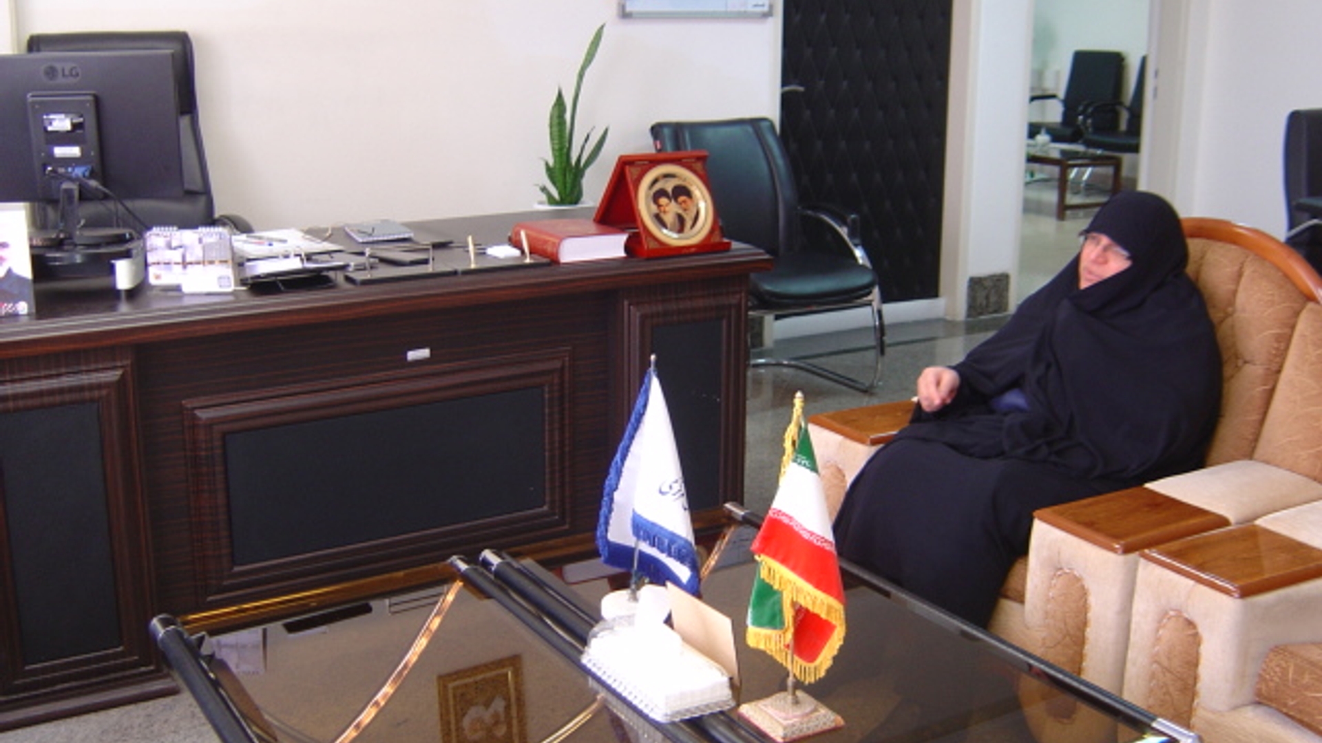 دیدار و ملاقات سرکار خانم مفتح زاده مدیر کل محترم امور زنان و خانواده با جناب آقای برنج زاده سرپرست اداره کل امنیتی و انتظامی ساعت 14 روز سه شنبه مورخ 14/ 12/ 1403 برگزار گردید.