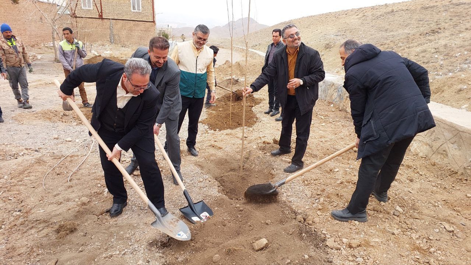 حضور سرپرست فرمانداری شهرستان محلات در آیین روز درختکاری