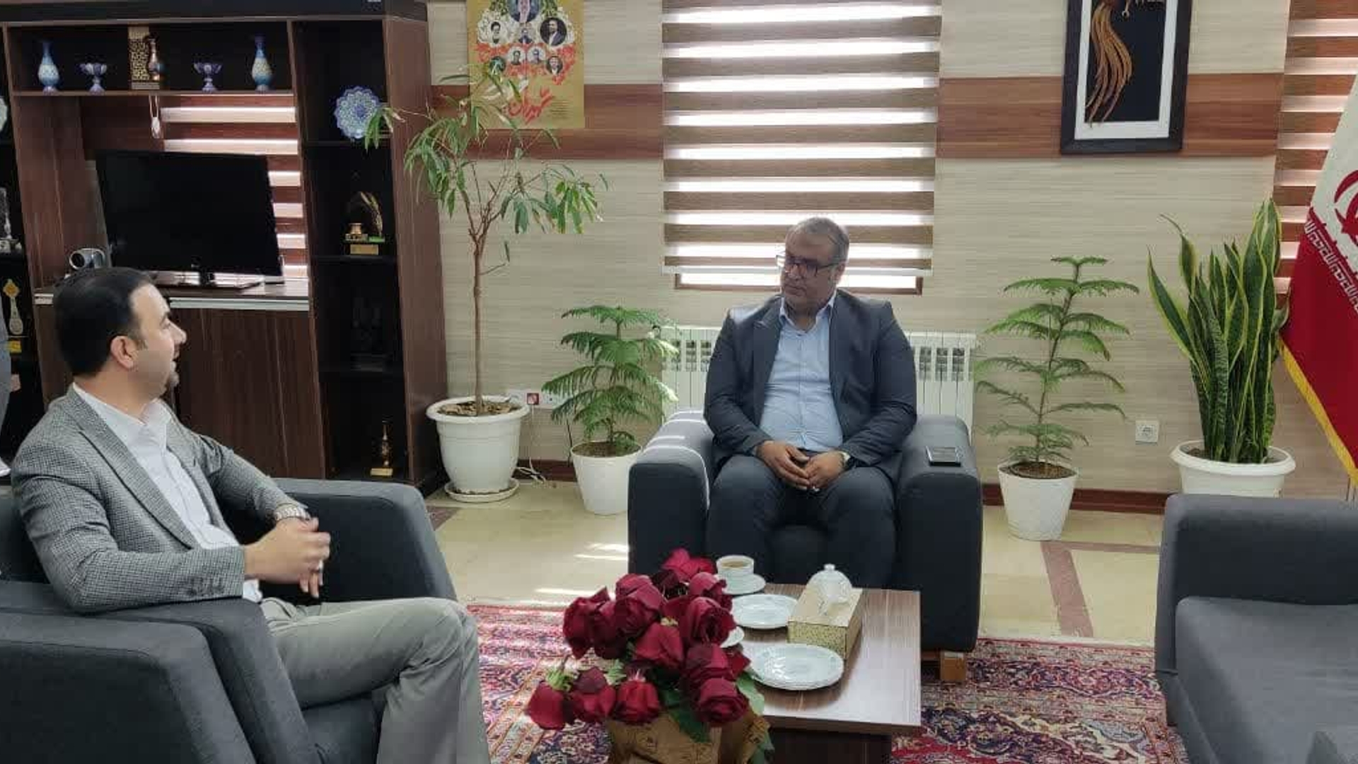 دیدار مهندس پیرو مدیرعامل شرکت تچرا "پیمانکار پروژه تقاطع غیرهمسطح راهجرد" با مهندس ملکاء آشتیانی سرپرست فرمانداری و بحث و تبادل نظر پیرامون آخرین وضعیت پروژه مذکور