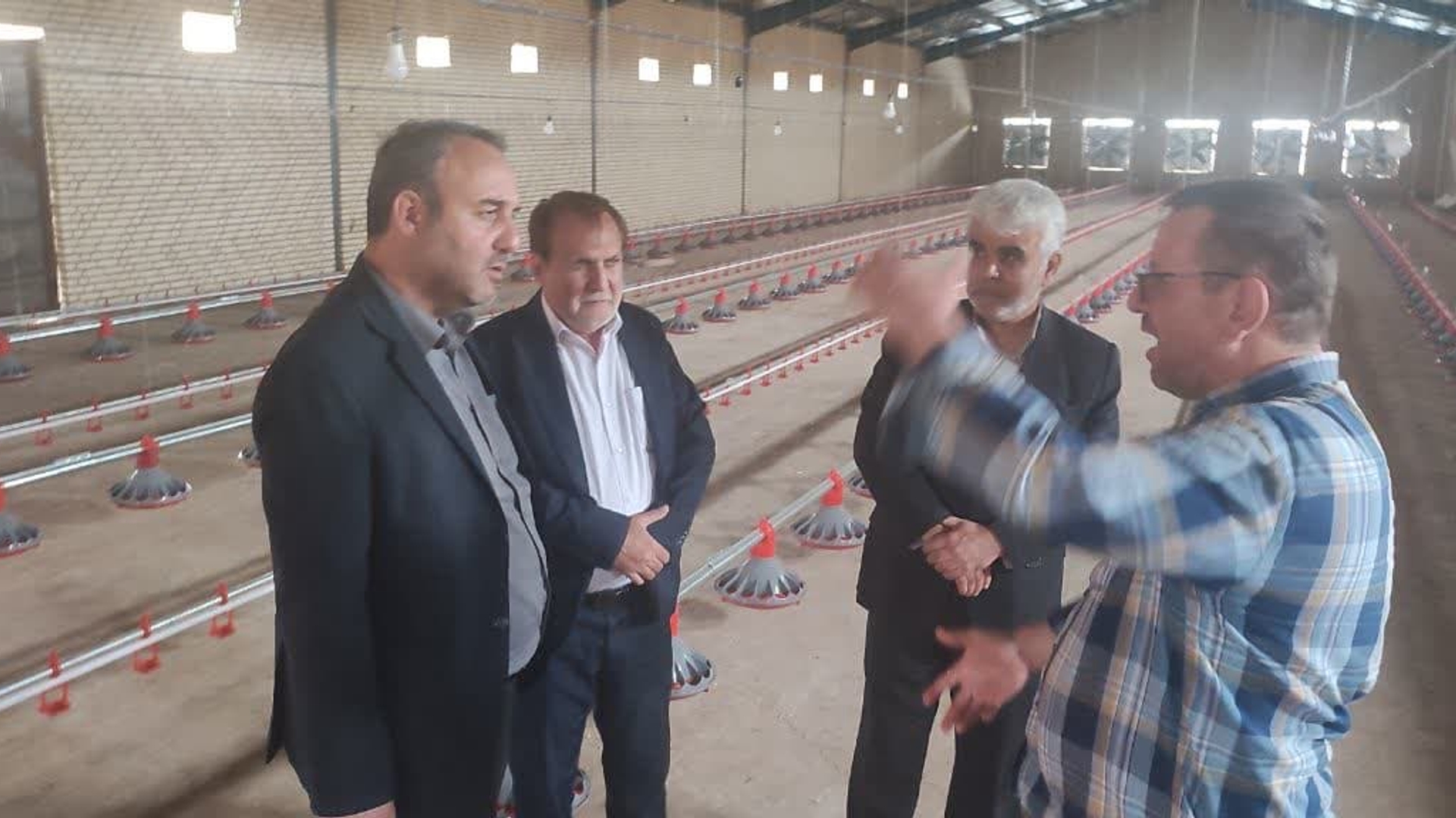 بازدید از یکی از مجتمع های مرغداری  شهرستان