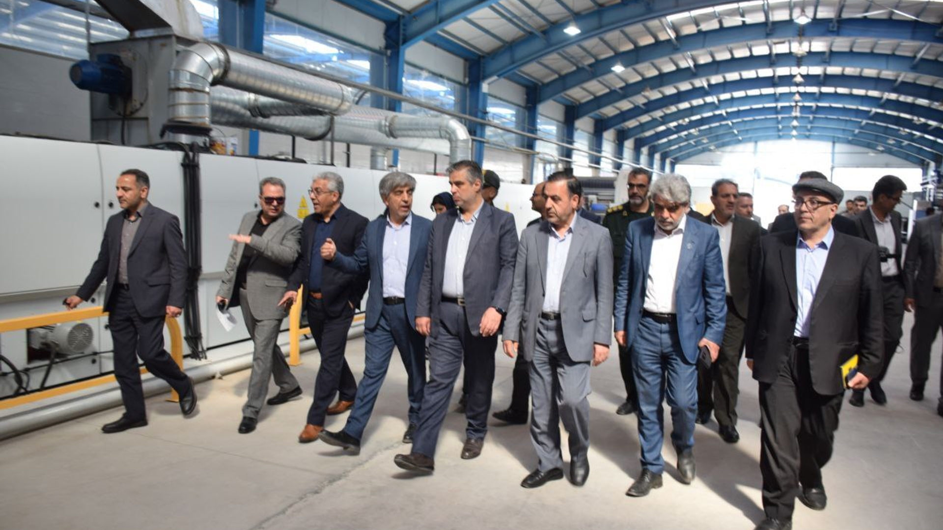 بازدید استاندار مرکزی از شرکت تریکو گلزار محلات