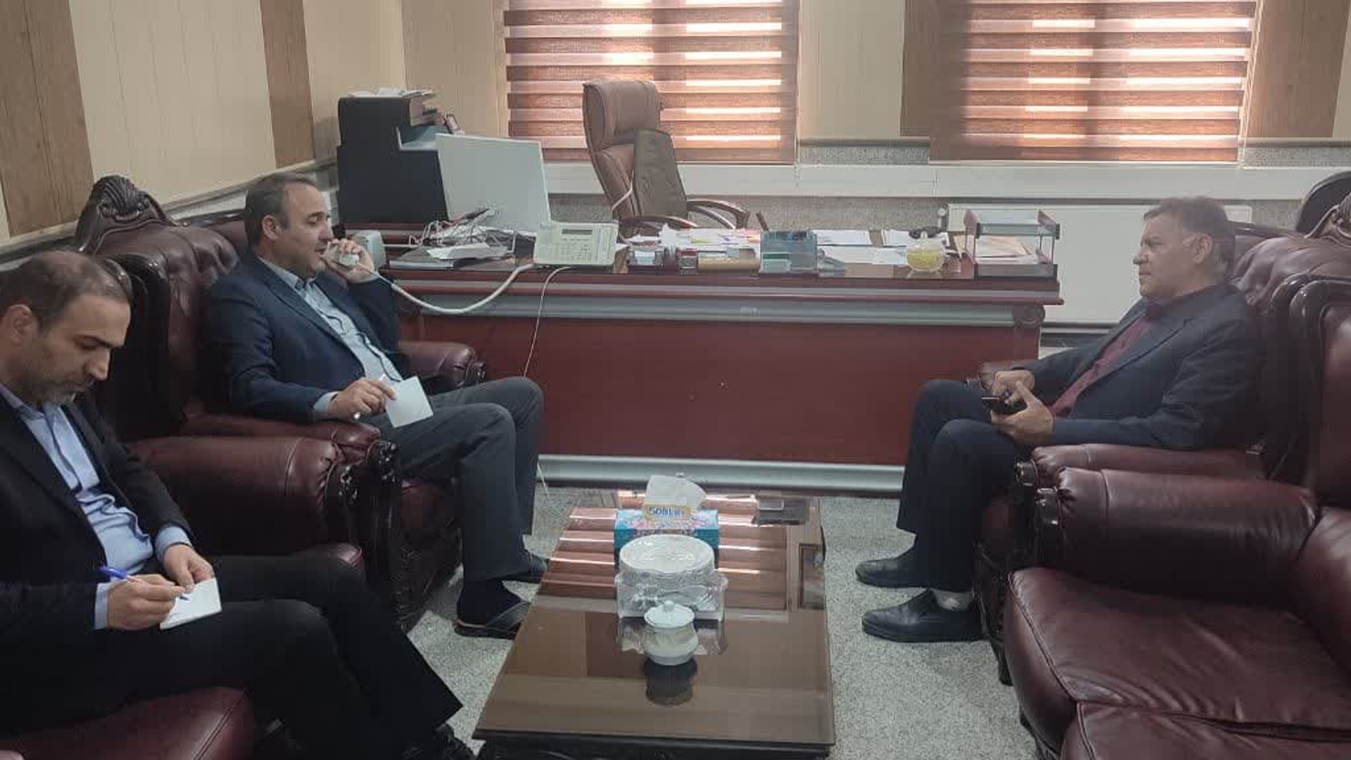 دیدار رئیس شورای روستای مصرقان و رئیس اداره منابع طبیعی با فرماندار