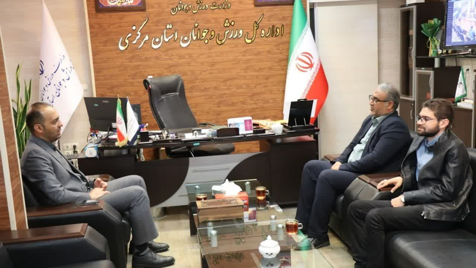 🟦 دیدار سرپرست فرمانداری شهرستان آشتیان با مدیرکل ورزش و جوانان استان مرکزی با محوریت بررسی اولویت‌های ورزشی شهرستان