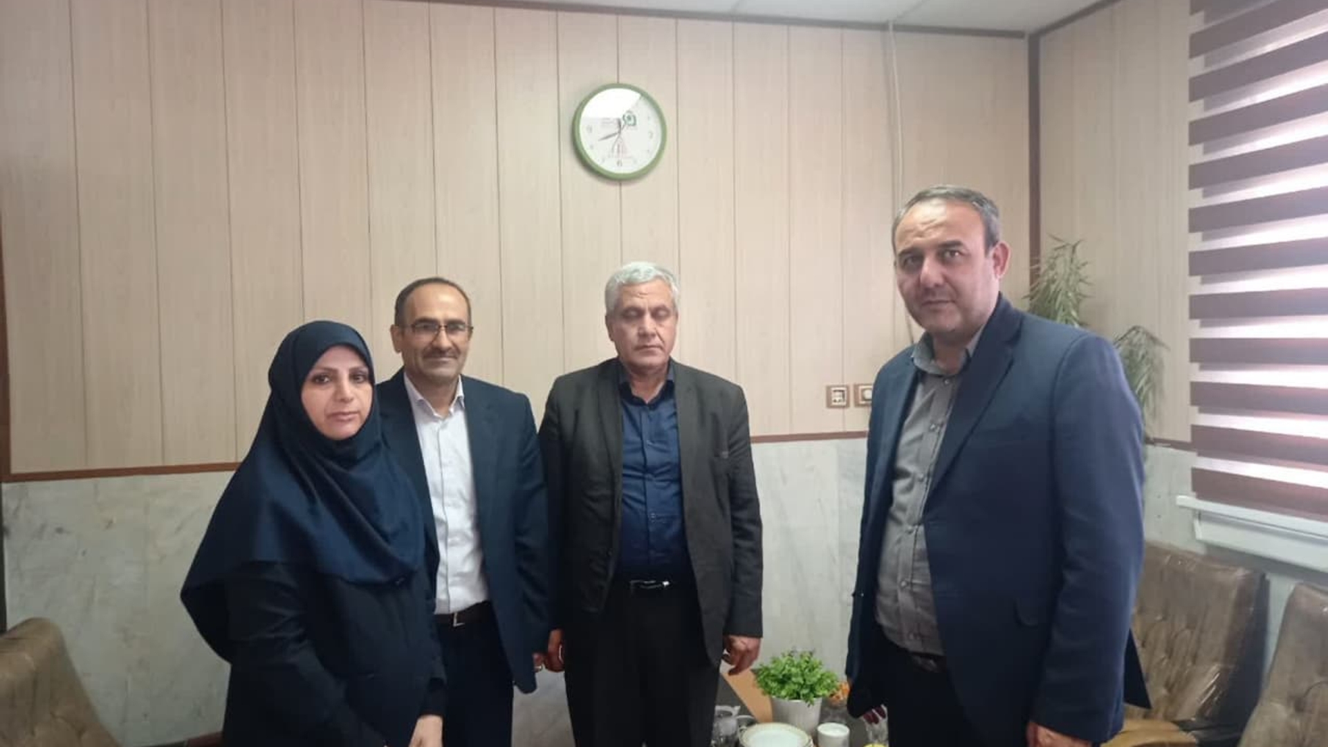 بازدید جناب آقای مروتی سرپرست فرمانداری شهرستان زرندیه به همراه رییس بنیاد شهید شهرستان از اداره پست
