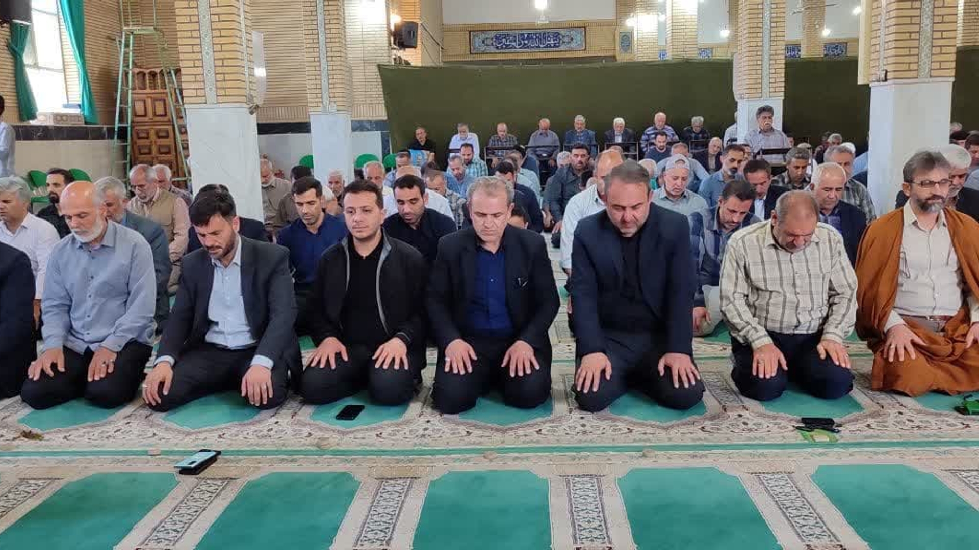 حضور فرماندار در نماز جمعه 26 اردیبهشت
