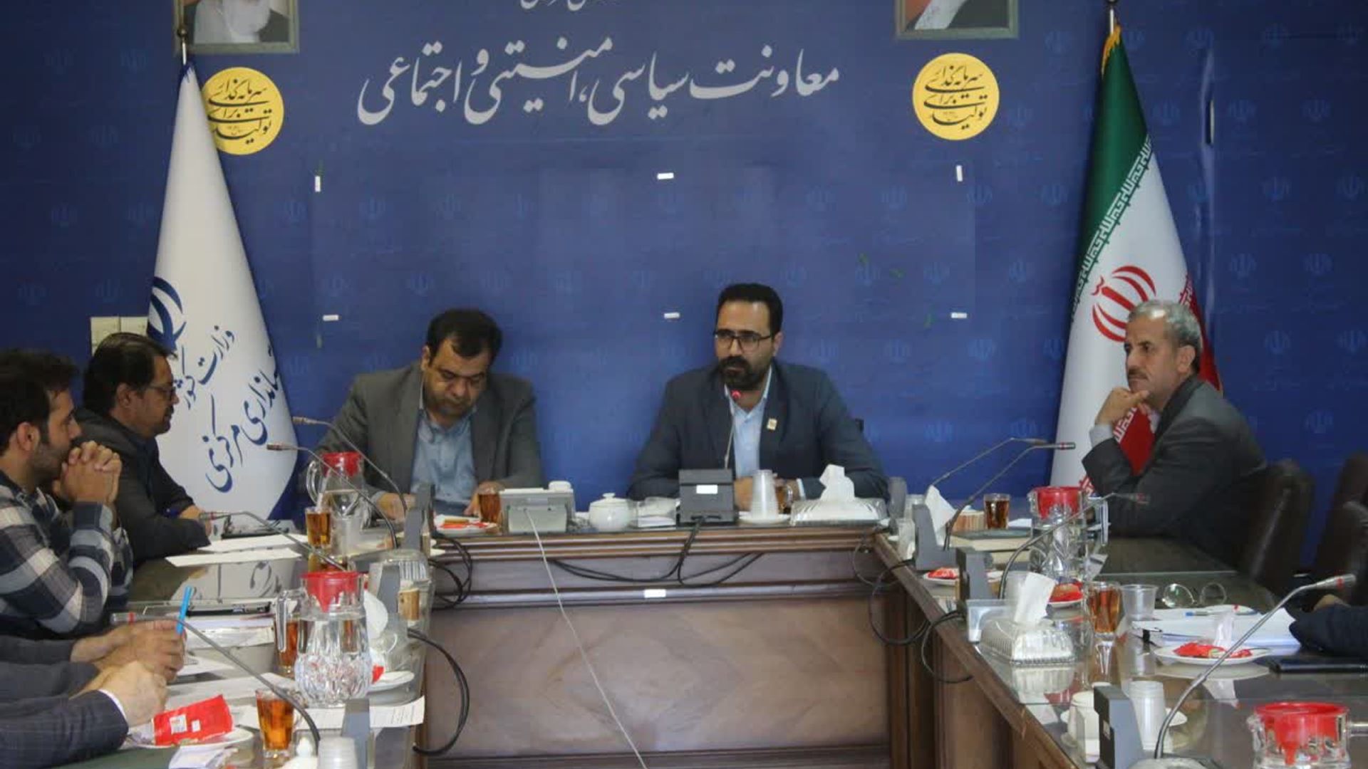 جلسه تعیین  تکلیف روغن‌های سوخت تقطیری و دپو شده در شرکت روشن شیمی برگزار شد