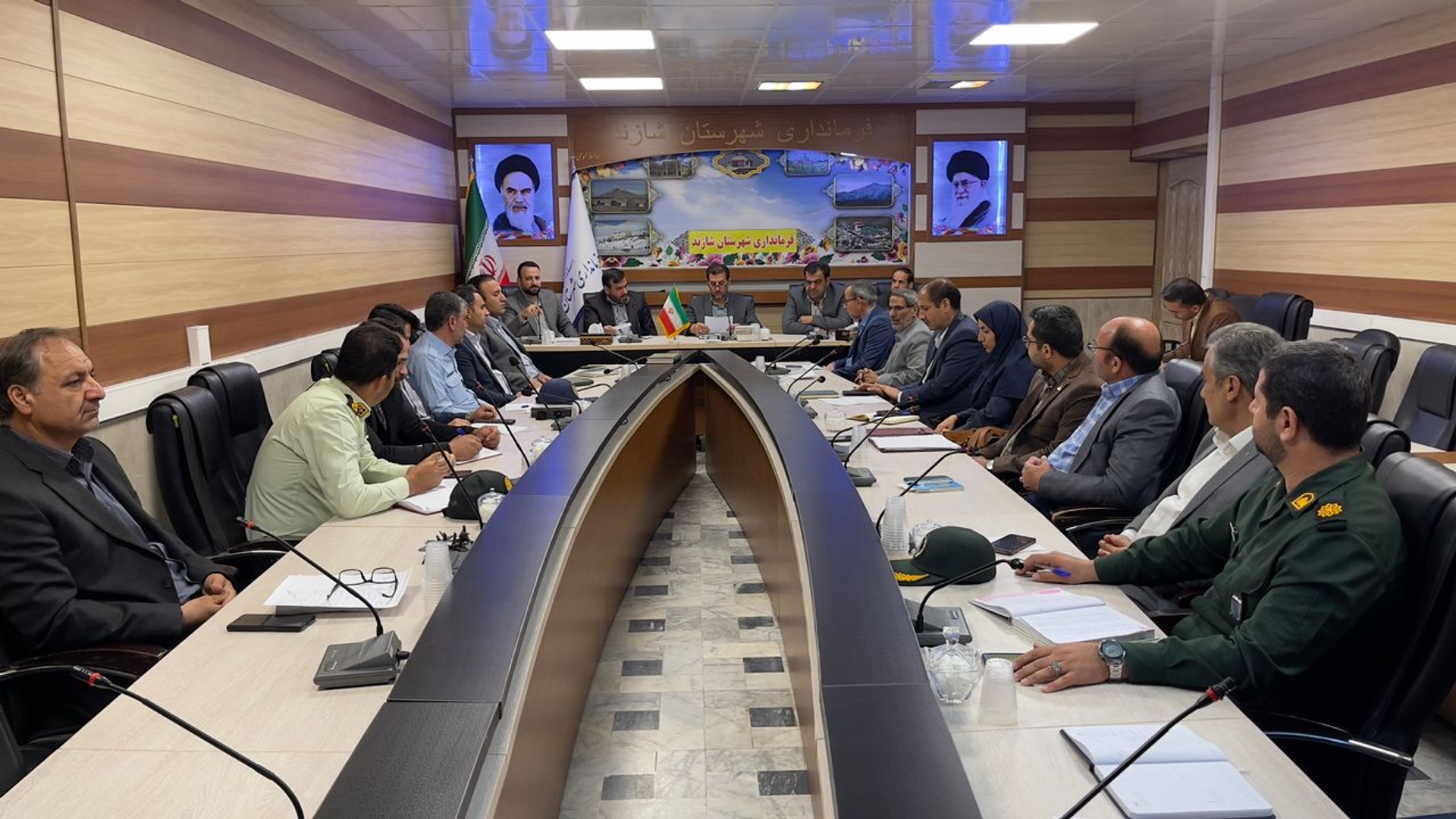 حضور دبیر کمیسیون در جلسه کمیسیون برنامه ریزی، هماهنگی و نظارت بر مبارزه با قاچاق کالا و ارز شهرستان شازند