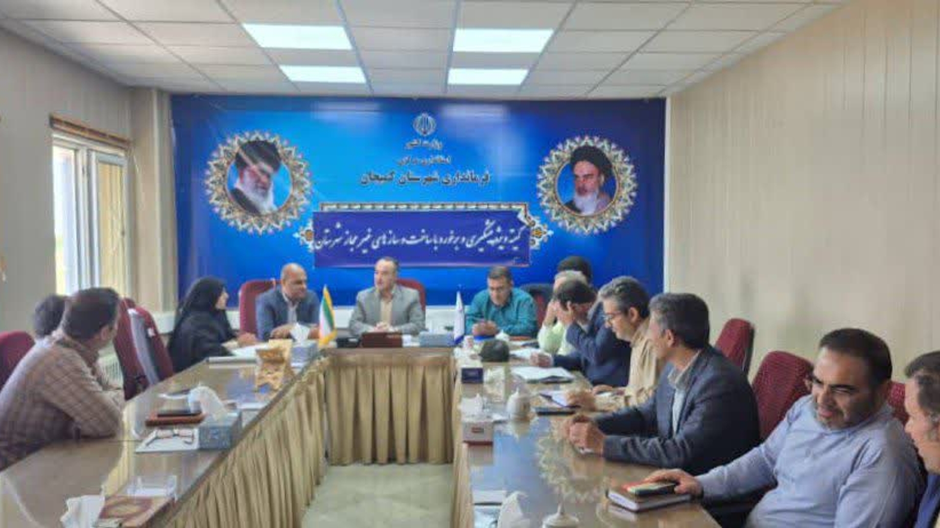 جلسه پیشگیری از ساخت‌وسازهای غیرمجاز و تصرف اراضی ملی در شهرستان کمیجان برگزار شد