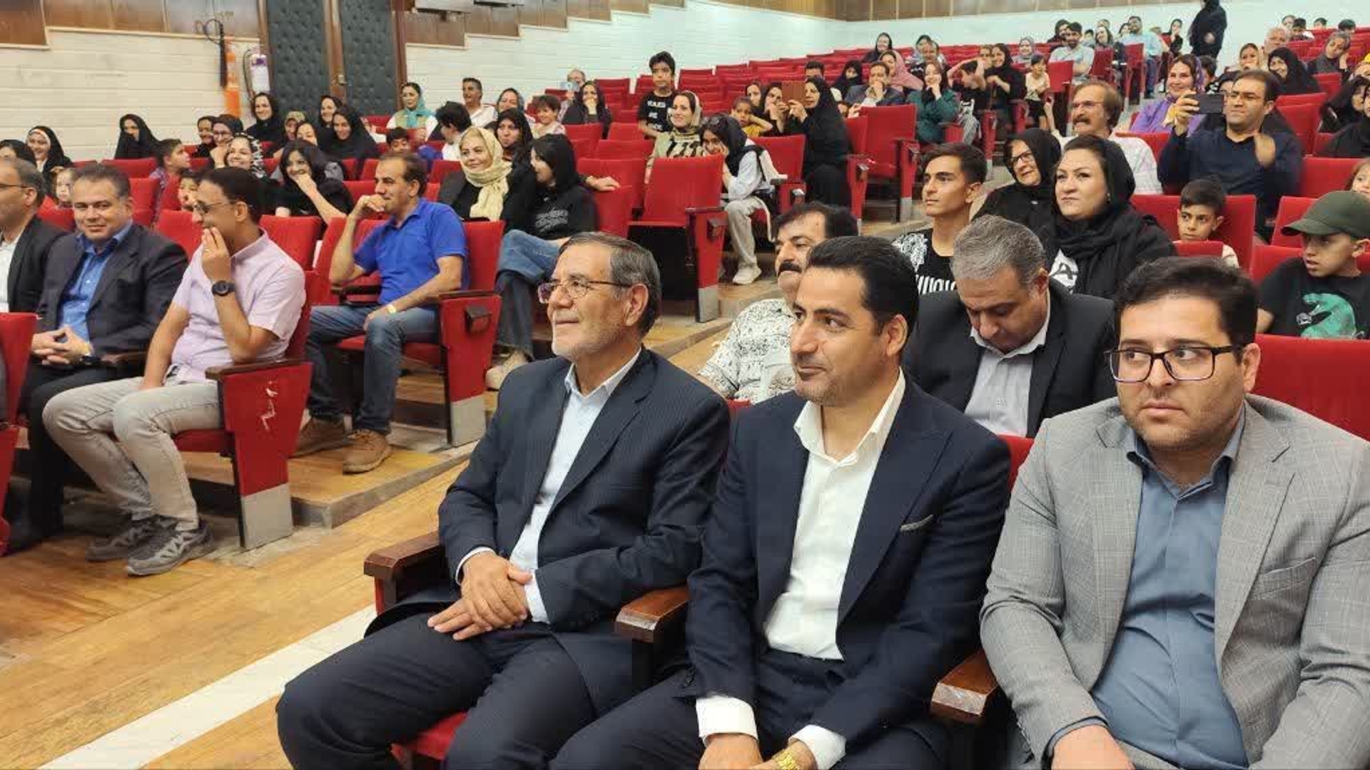 جشن نسیم‌ مهر و حمایت از خانواده زندانیان در محلات برگزار شد.