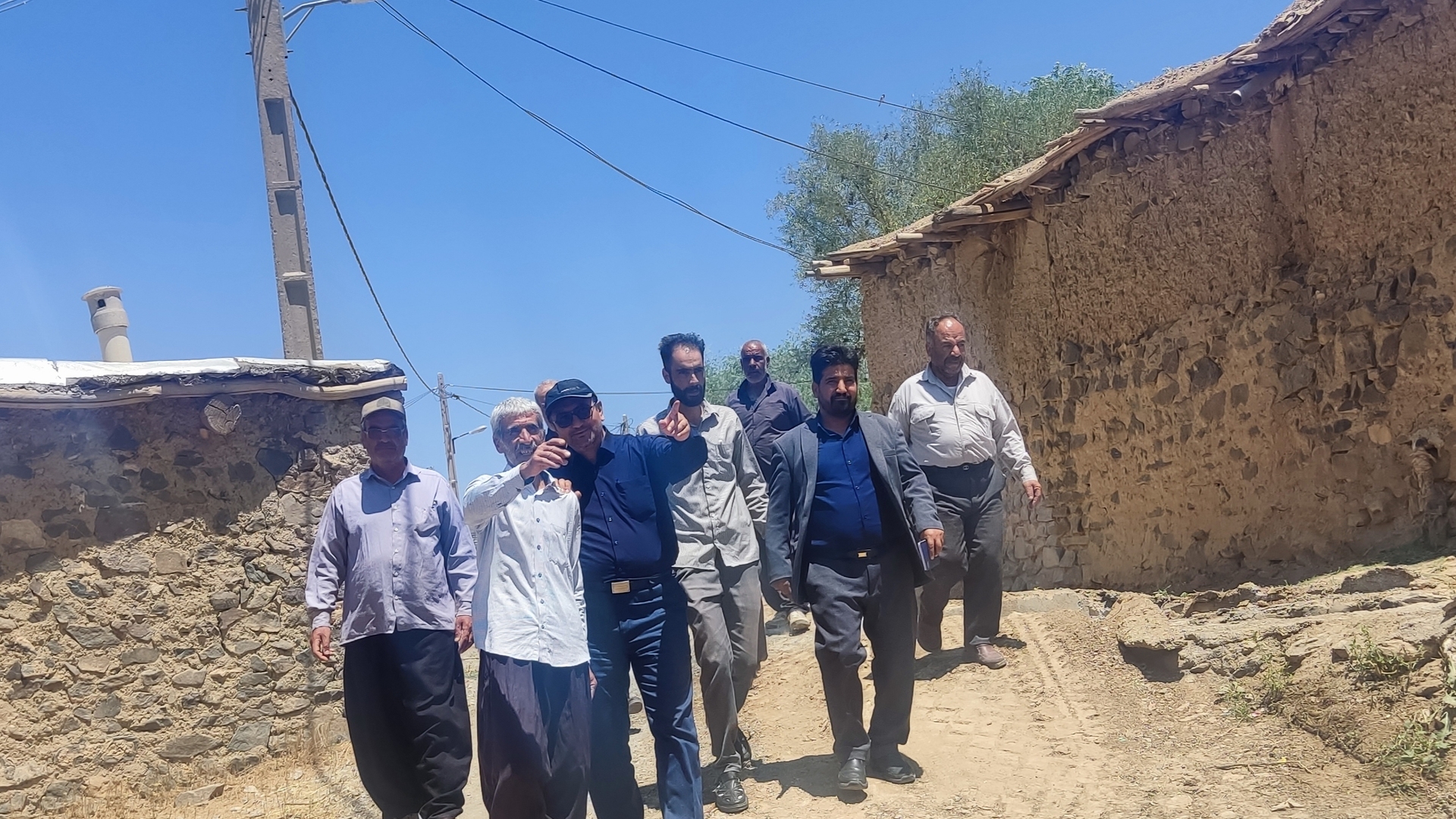 🔷 ده‌گردشی و بررسی میدانی مشکلات روستای آلودر توسط فرماندار شهرستان خنداب