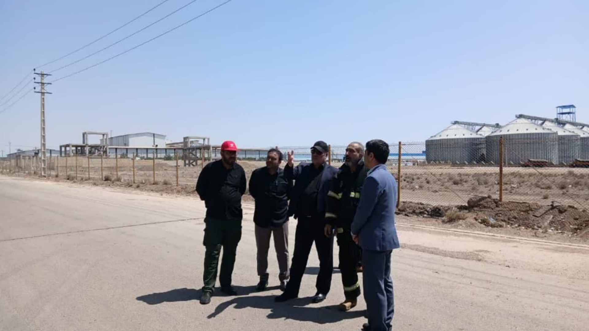 مهار آتش‌سوزی گسترده در انبار ساختمان شماره ۲ ساوه بدون خسارت جانی