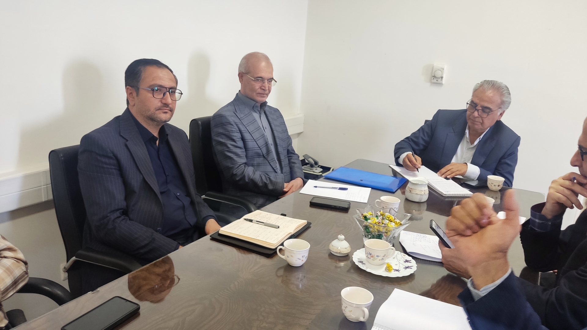 🔘 برگزاری جلسه بررسی مشکلات راه‌های شهرستان‌های خنداب و کمیجان و پیشنهاد ارتقاء محور پل دوآب–خنداب–میلاجرد–کمیجان