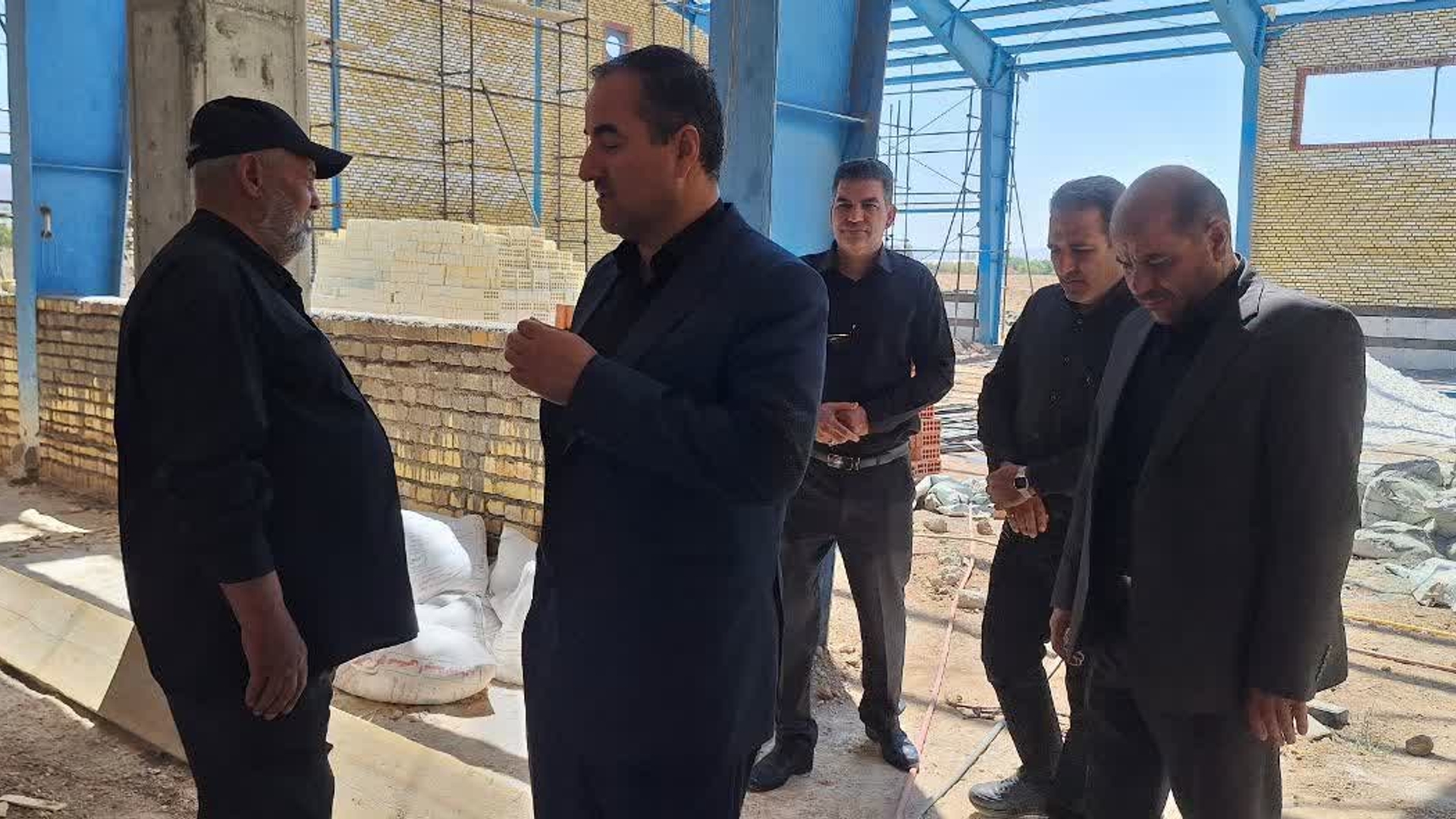 🛑بازدید فرماندار اراک از پروژه در دست احداث مجتمع ورزشی شهدای امان‌آباد