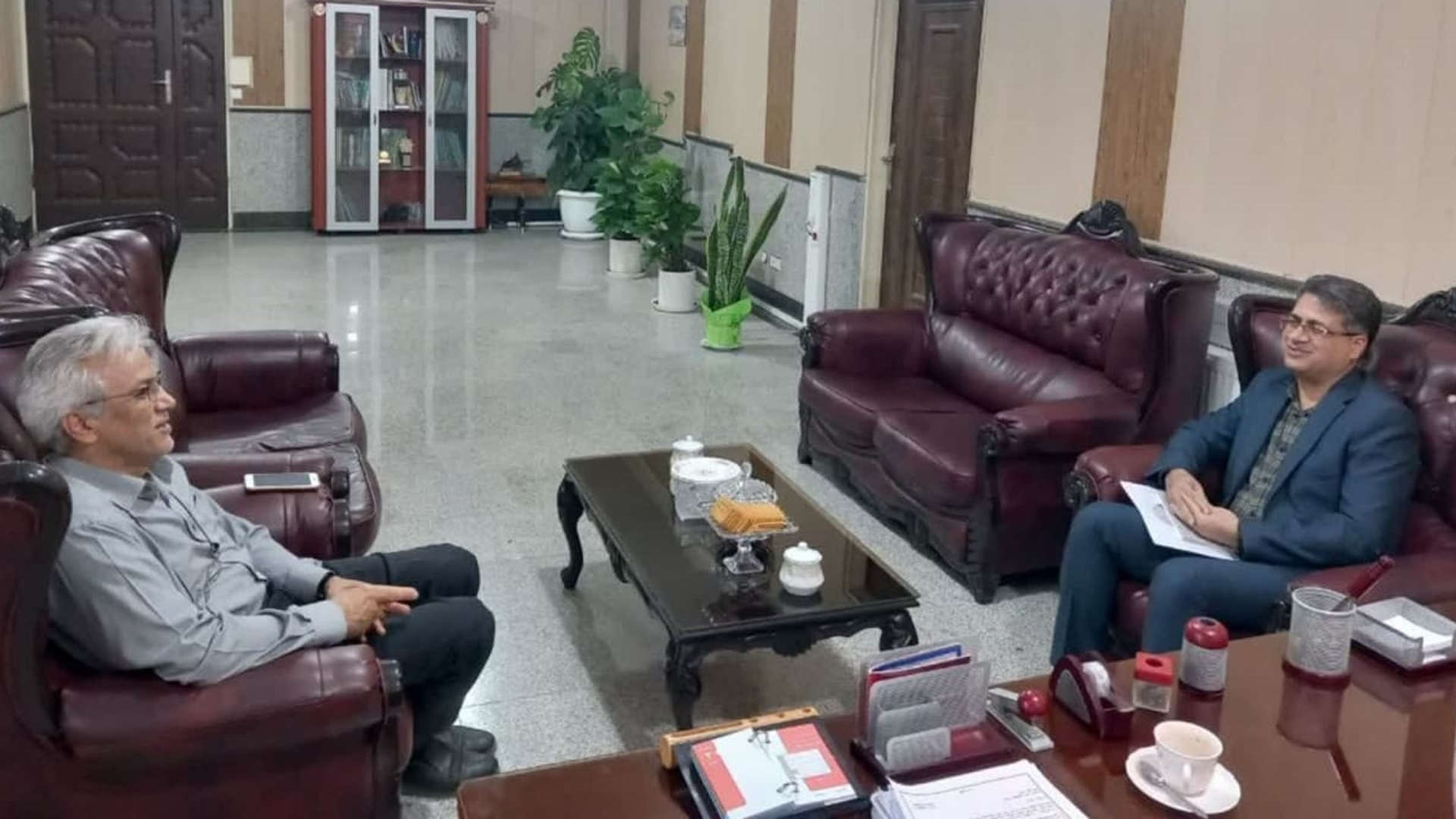 دیدار رئیس اداره ثبت احوال زرندیه با سرپرست فرمانداری شهرستان