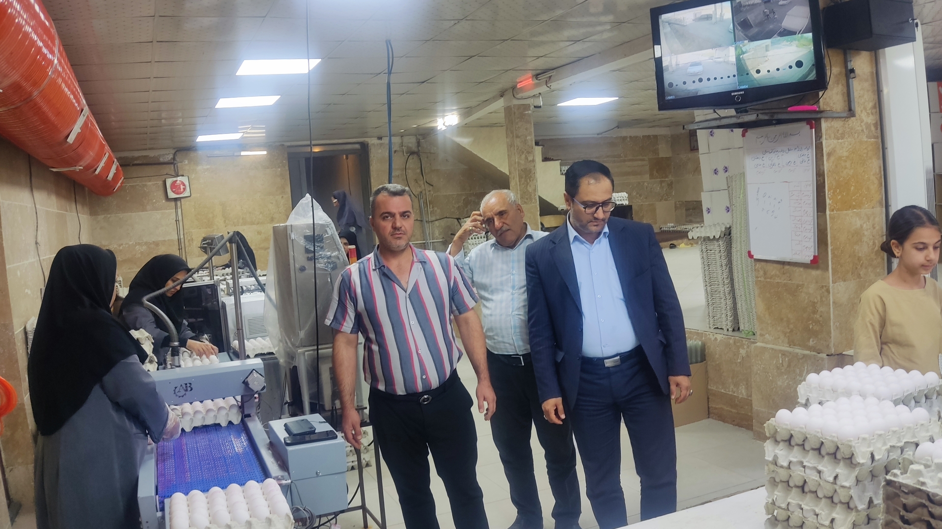 💢 بازدید فرماندار شهرستان خنداب از واحد مرغ تخمگذار