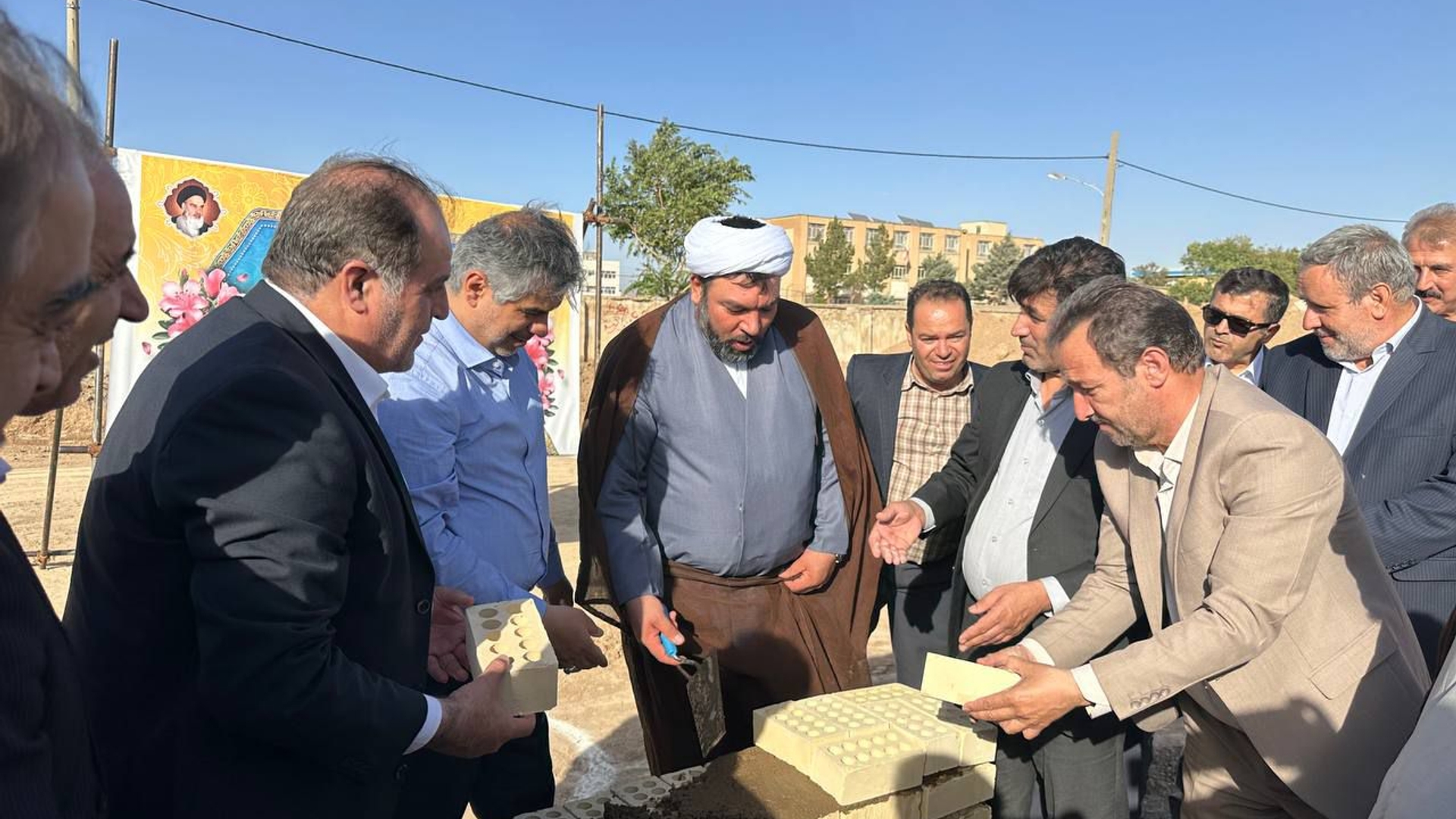 خشت گذاری هنرستان در غرق آباد