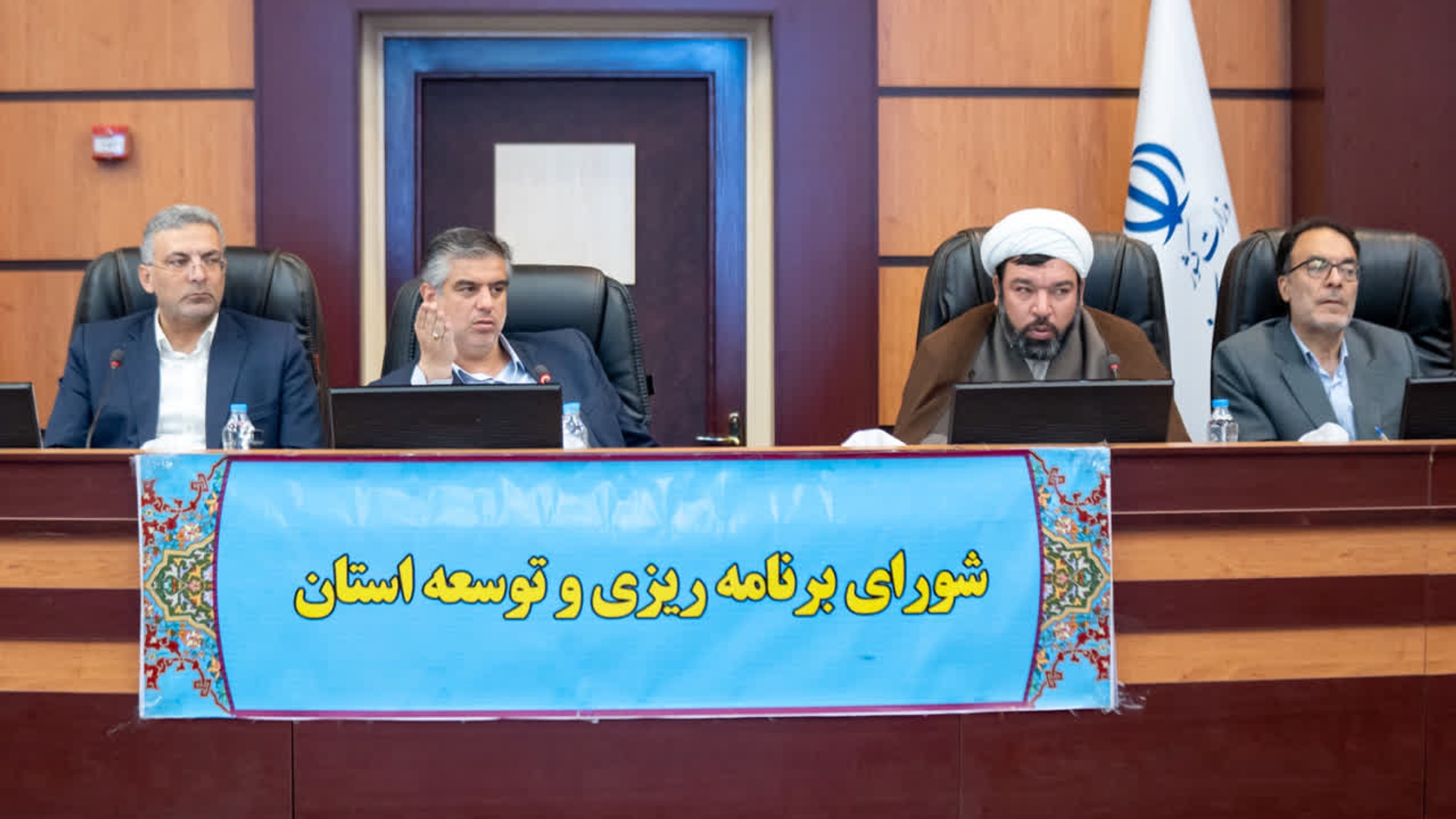 استاندار: مناسب‌سازی معابر شهری در استان مرکزی جدی گرفته شود