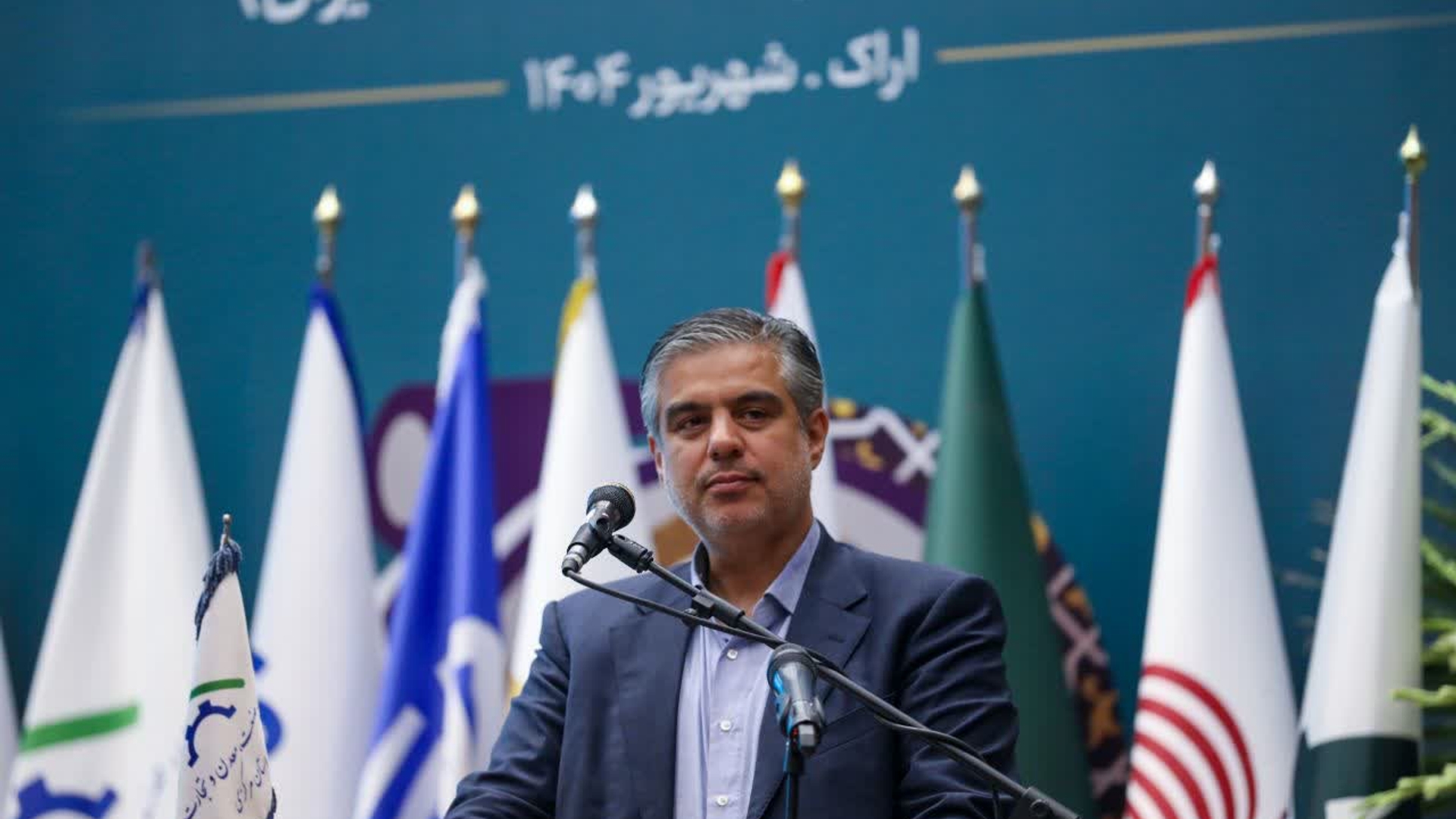 استاندار مرکزی: صنعتگران موتور محرکه توسعه و خنثی‌ کننده تحریم‌ها هستند