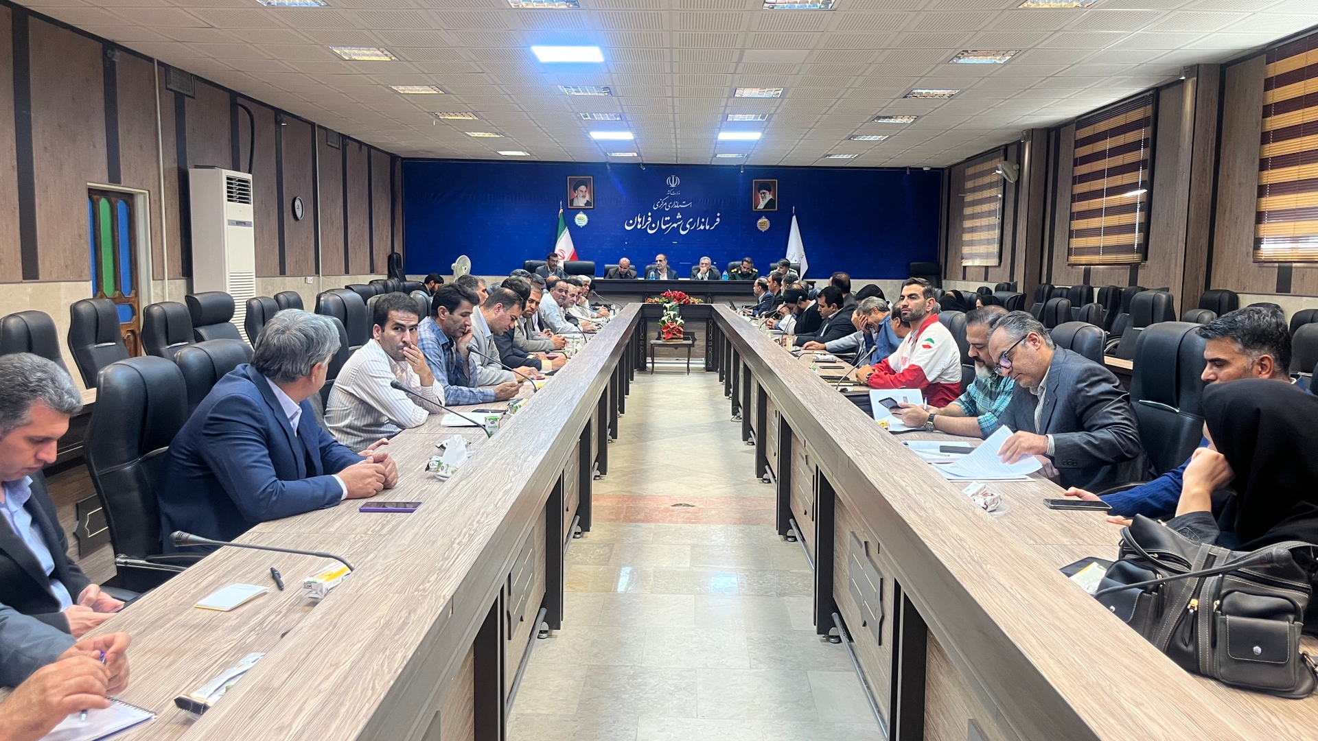 🔶جلسه شورای اداری شهرستان فراهان با حضور معاون استاندار برگزار شد