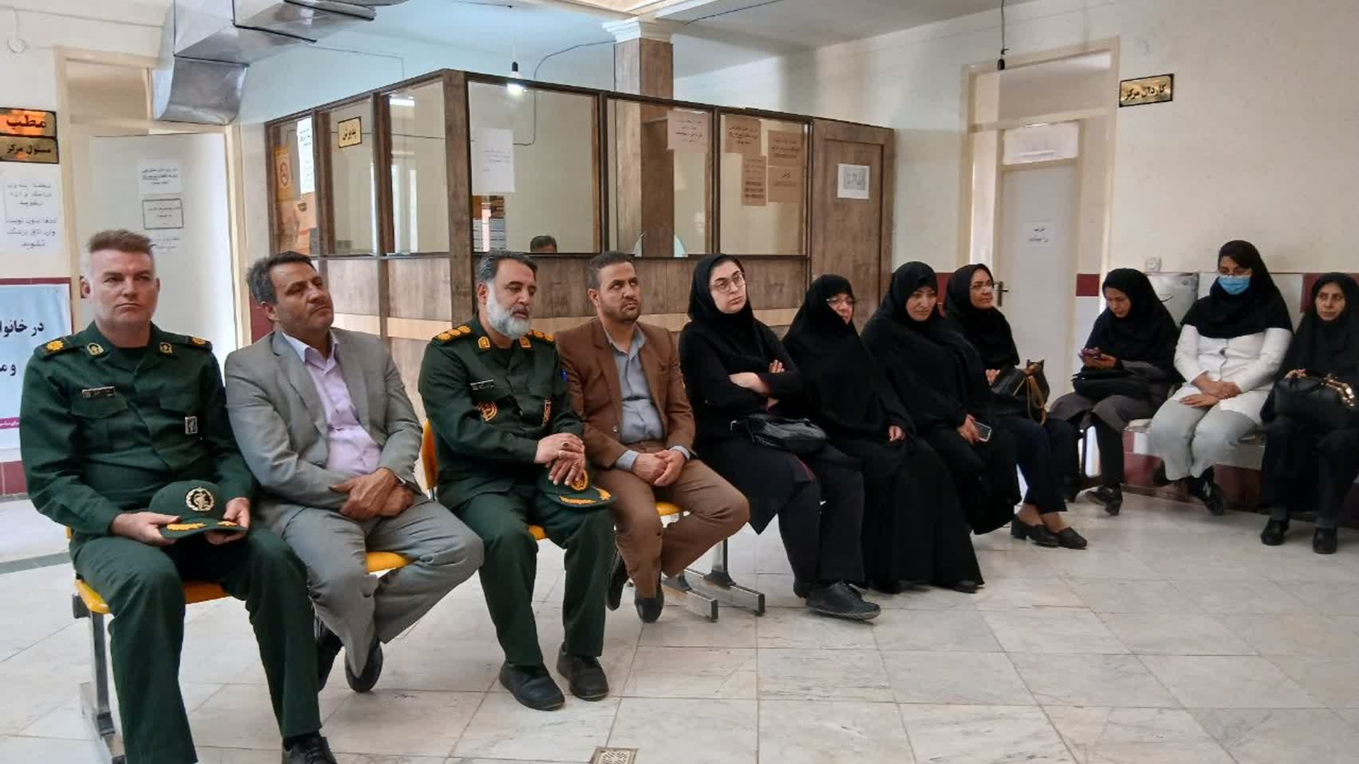گزارش افتتاح مرکز نفس(نجات فرزندان سقط)

  همزمان با هفته دفاع مقدس و در راستای لبیک به فرمایشات مقام معظم رهبری درباره ضرورت مقابله با جنگ جمعیتی، مرکز نفس در منطقه روستایی لنجرود با حضور مفتح زاده مدیر  کل  امور زنان وخانواده استانداری و جمعی از مسئولان، فعالان مردمی و گروه‌های جهادی افتتاح شد.