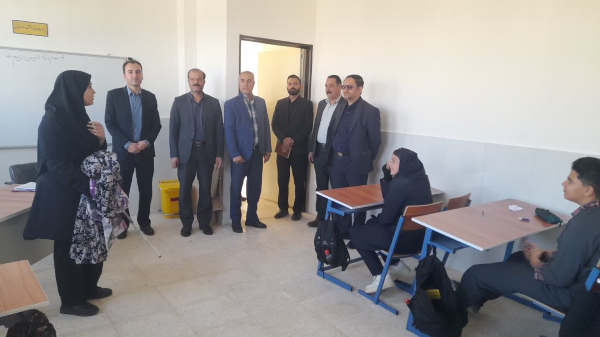🔘 بازدید فرماندار خنداب از مدرسه بهاران و بررسی مشکلات آموزشی