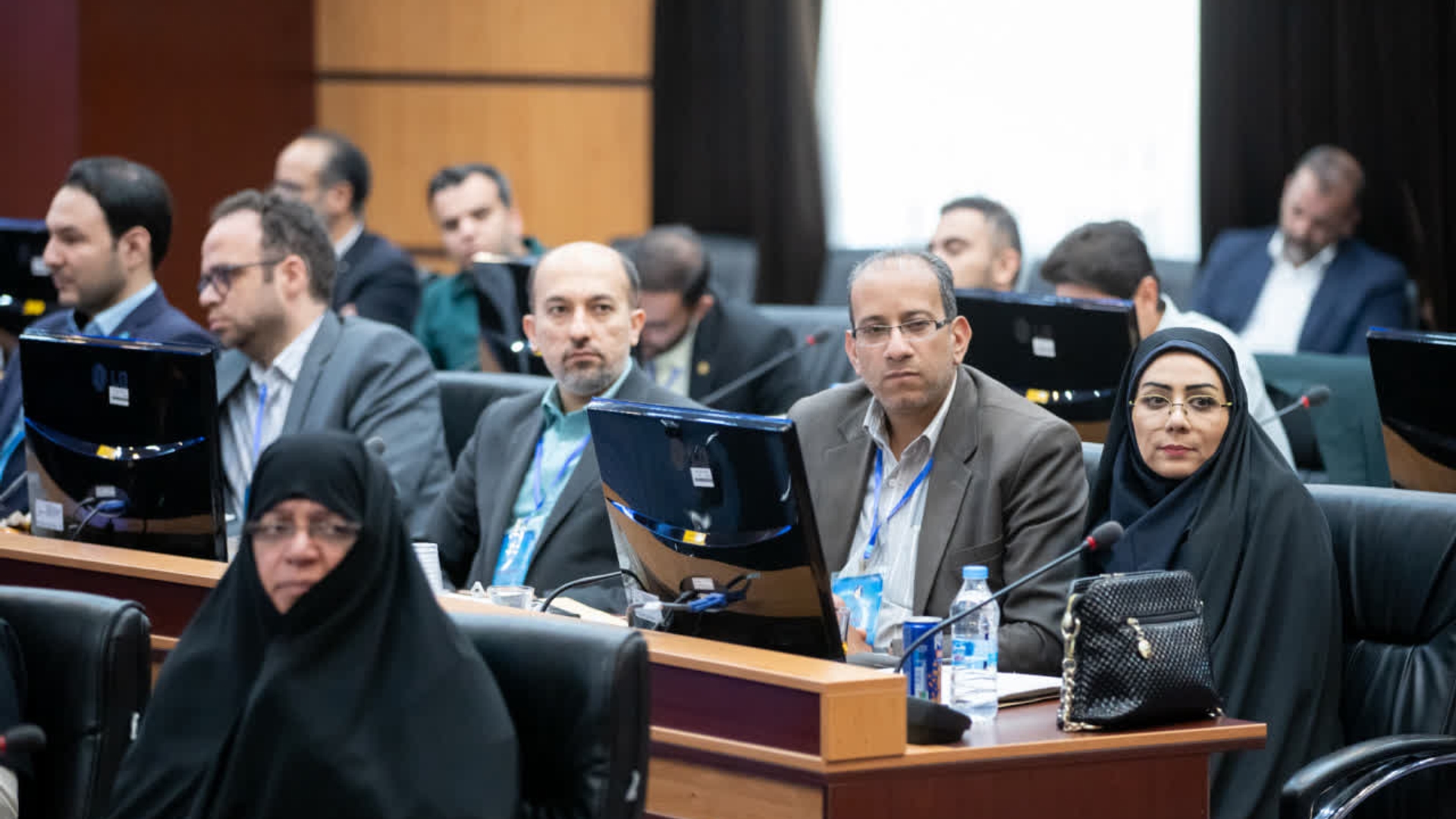 همایش روز ملی نخبگان با حضور دکتر مهدی زندیه‌وکیلی، استاندار مرکزی، معاونین استاندار، مشاور معاون رئیس جمهور و مفتح زاده مدیر کل امورزنان وخانواده استانداری، رئیس بنیاد ملی نخبگان و جمعی از نخبگان و اعضای هیئت‌های اندیشه‌ورز تحول نخبگانی استان در سالن جلسات غدیر استانداری برگزار شد.

🔹دراین همایش همچنین ازخانواده نخبه شهیداحسان قدبیگی، شهیداقتدارصنعت دفاعی تقدیر شد.
