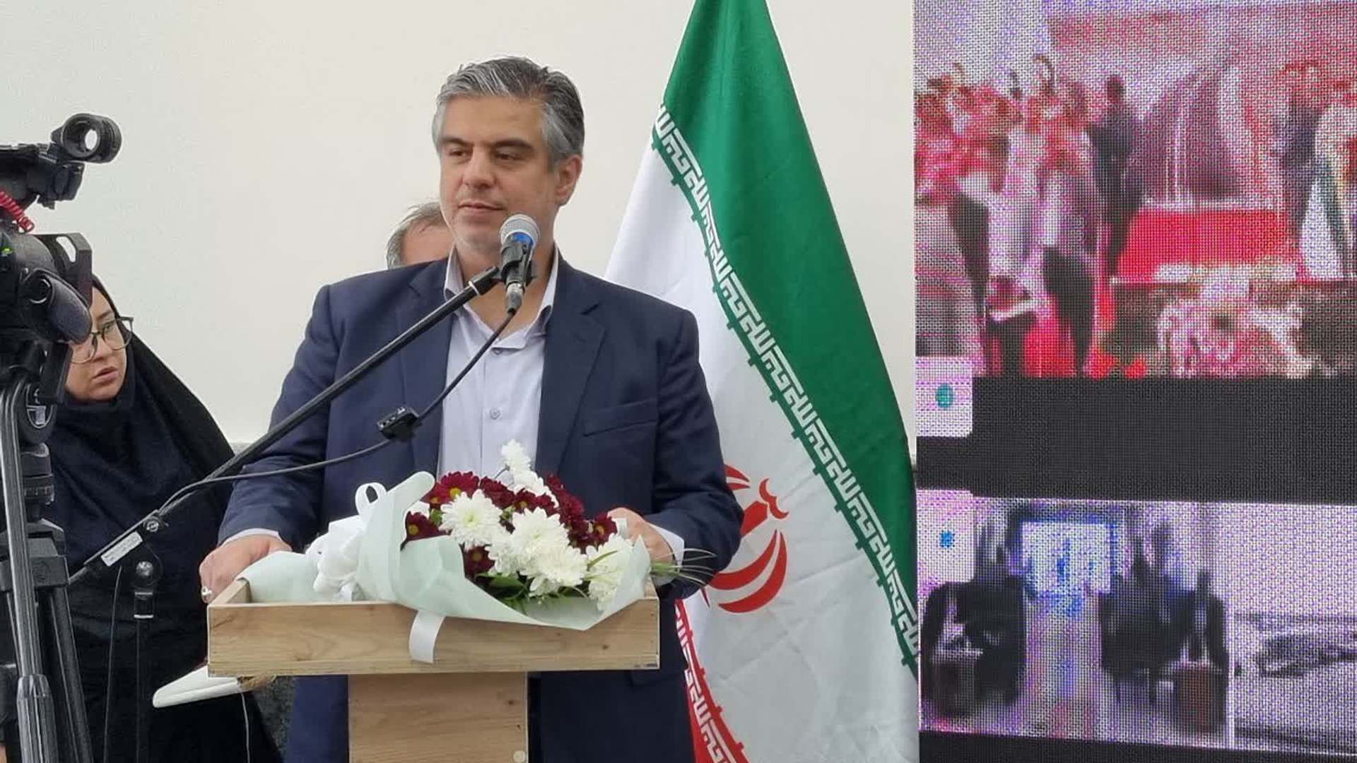 استاندار مرکزی‌: دولت در پی تقویت زیرساخت‌های آموزشی و کارآفرینی برای اقشار آسیب‌پذیر است