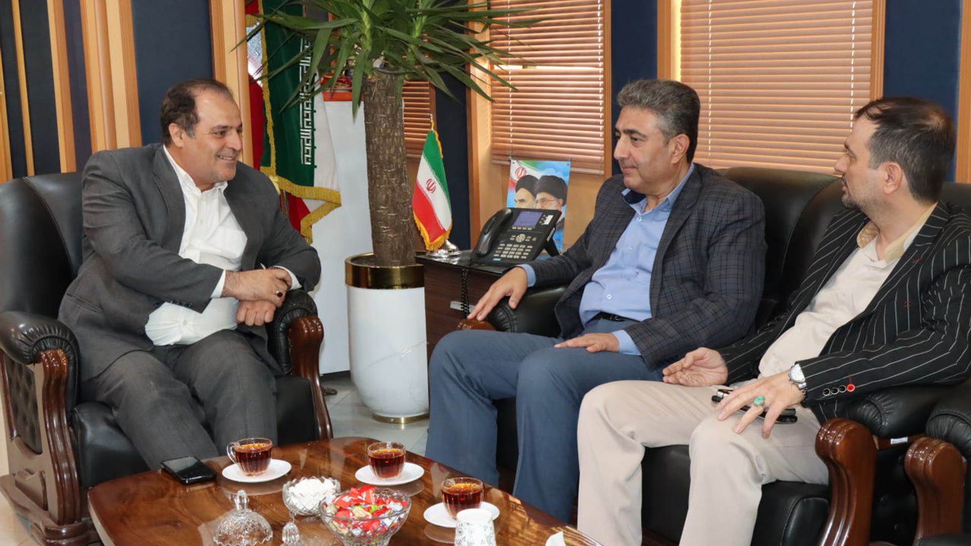 دیدار مدیران ارشد شرکت ماستر فوده نوبران با فرماندار ساوه