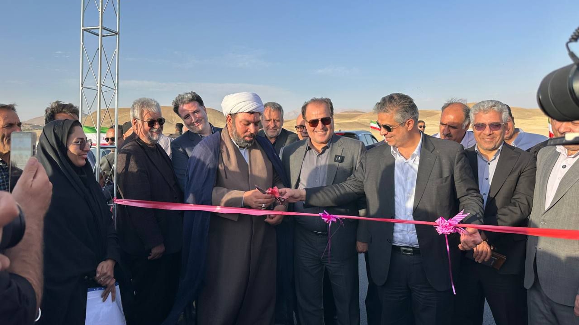 افتتاح راه روستای توحیدلو بخش نوبران با حضور استاندار مرکزی