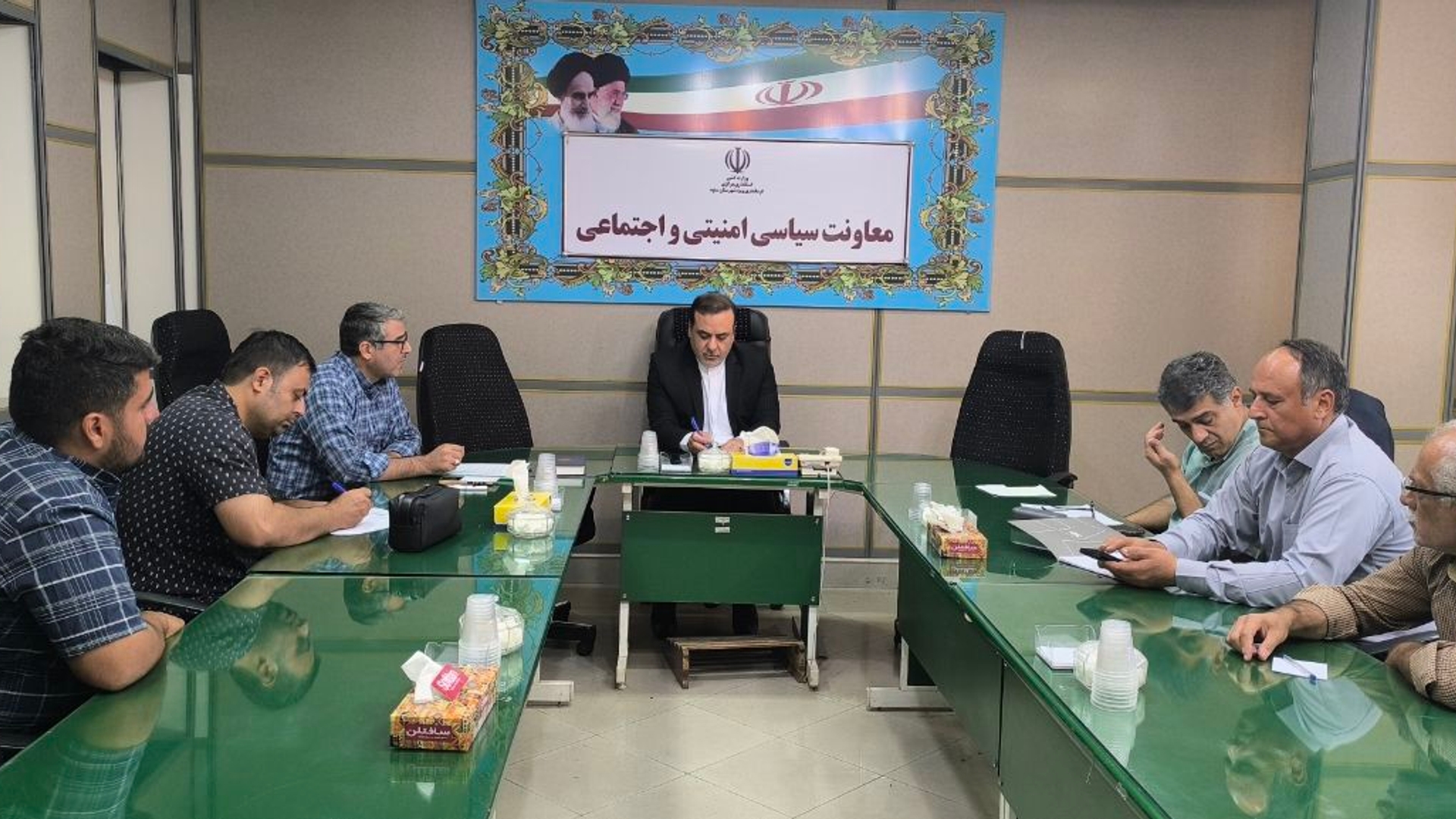 جلسه هماهنگی توزیع آرد نانوایی‌های شهرستان برگزار شد.