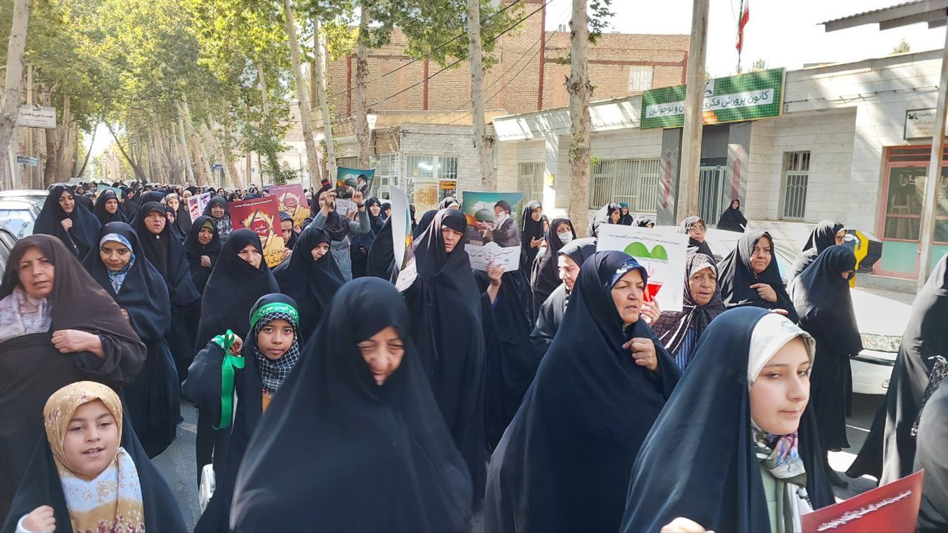 حضور پرشور مردم محلات در راهپیمایی «بشارت نصر»