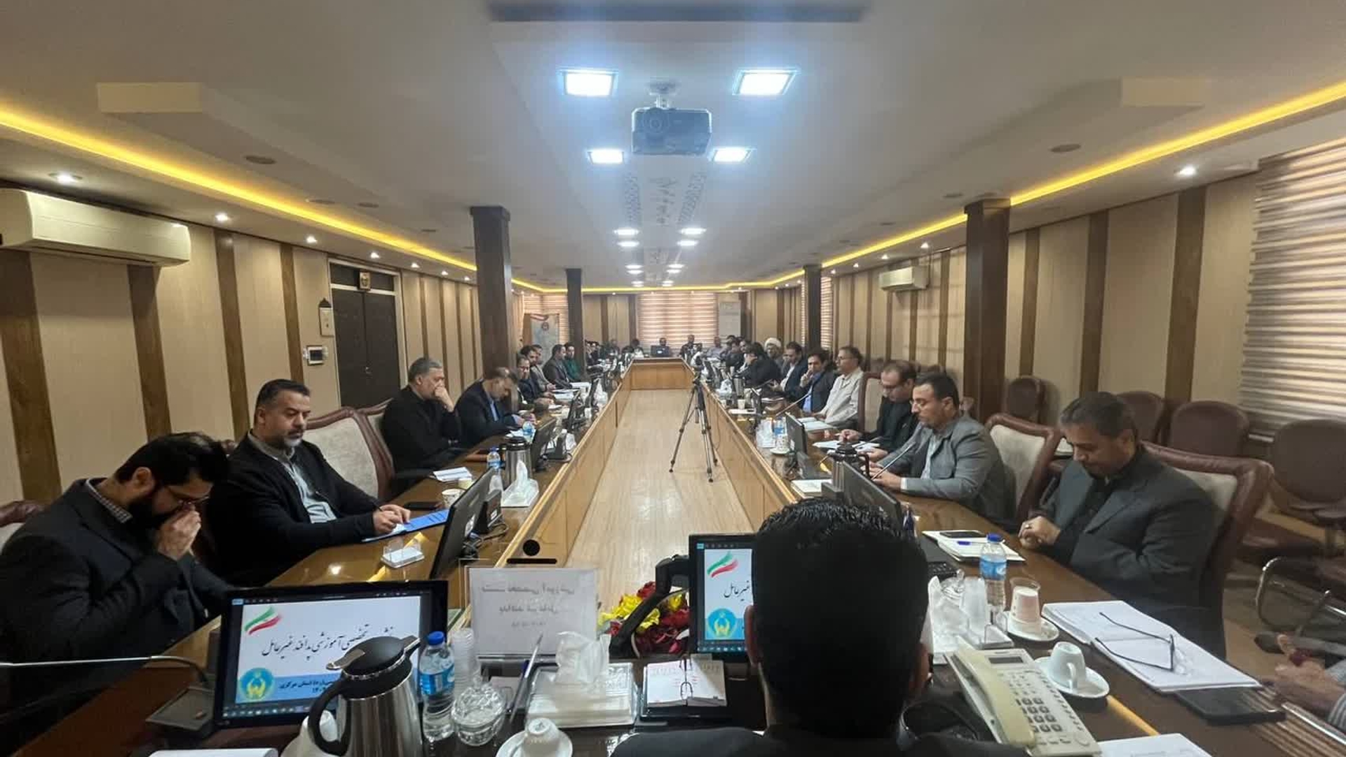 سمینار تخصصی آموزشی پدافند غیرعامل در کمیته امداد استان مرکزی برگزار شد.