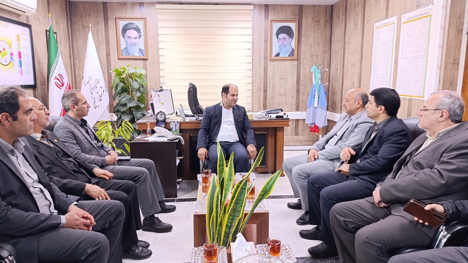 نشست رئیس دانشگاه پیام نور استان با فرماندار شهرستان خمین برگزار شد